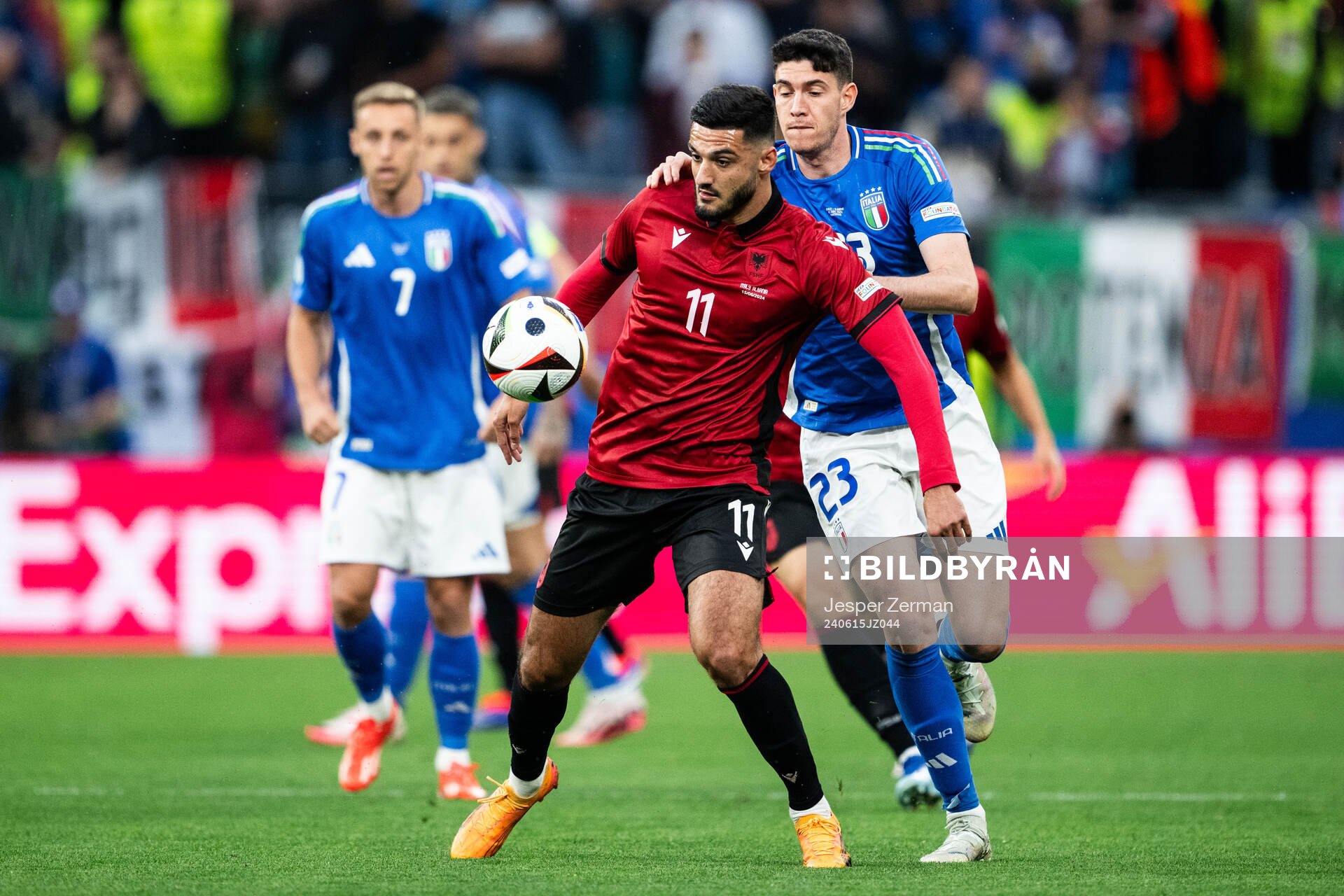 Armando Broja of Albania and Alessandro Bastoni of Italy