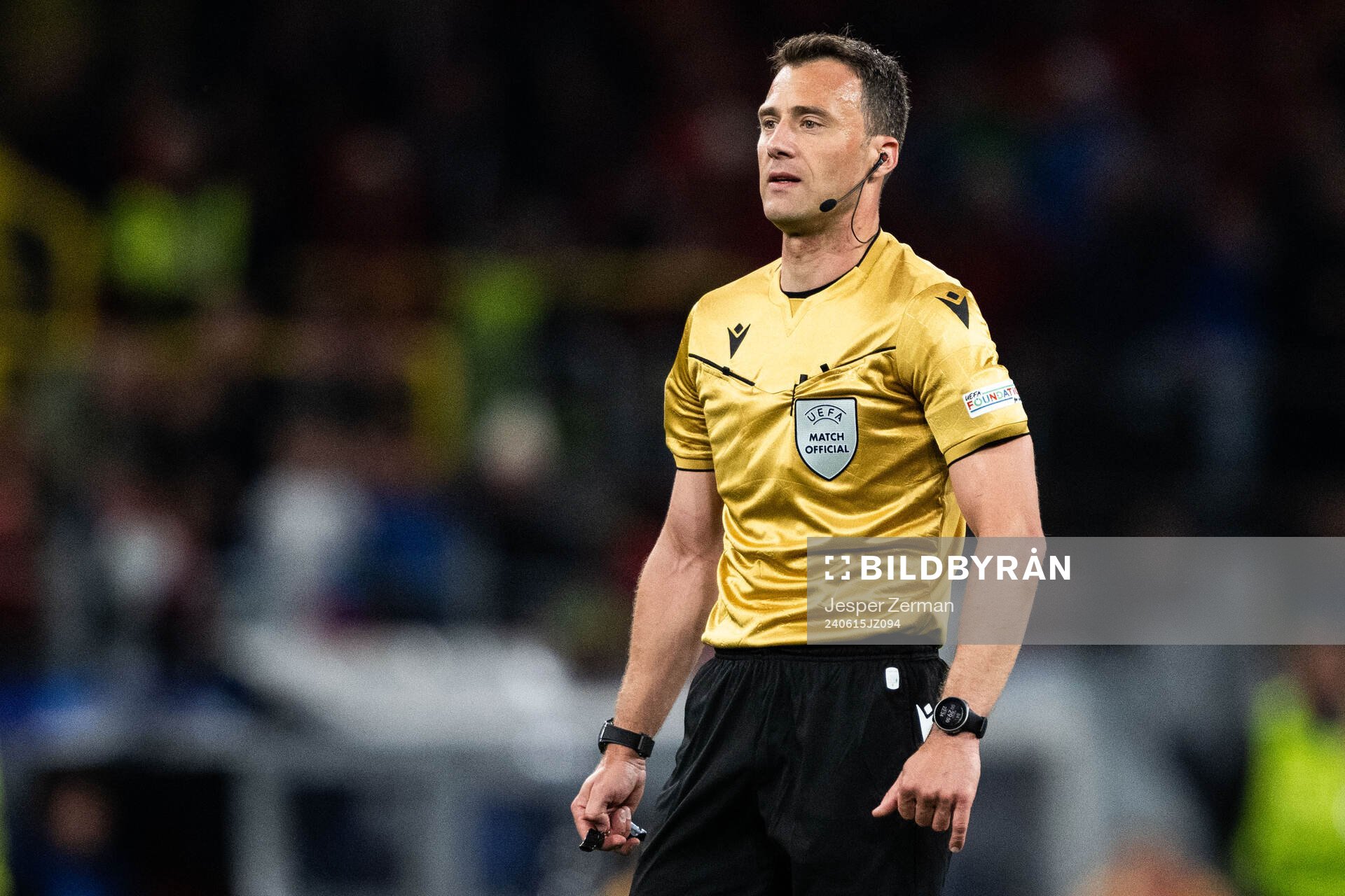 Referee Felix Zwayer