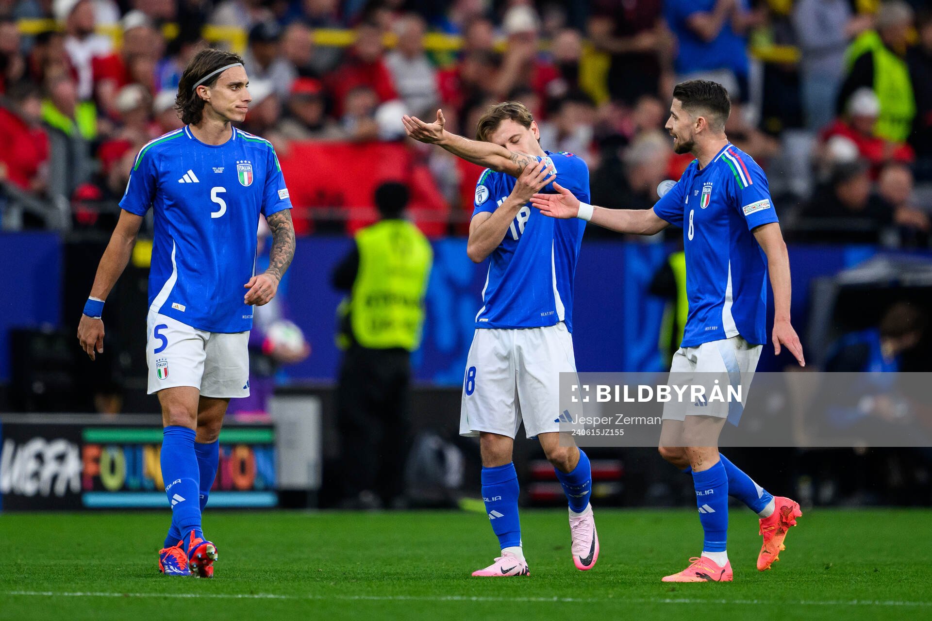 Nicolo Barella of Italy celebrate with teammates after scoring 2-1 during the UEFA Euro 2024 Football Championship match between Italy and Albania on June 15, 2024 in Dortmund.