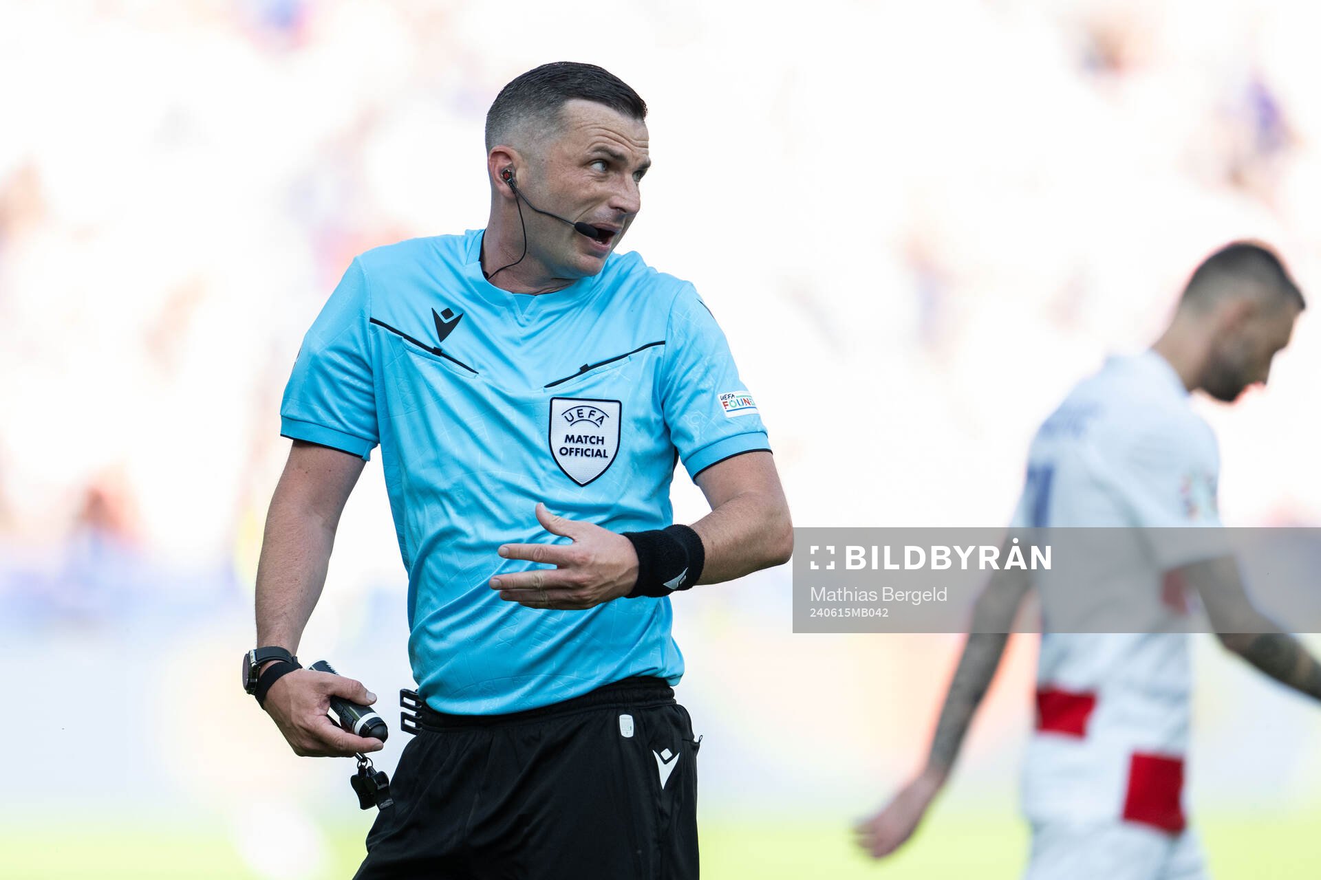 Refree Michael Oliver