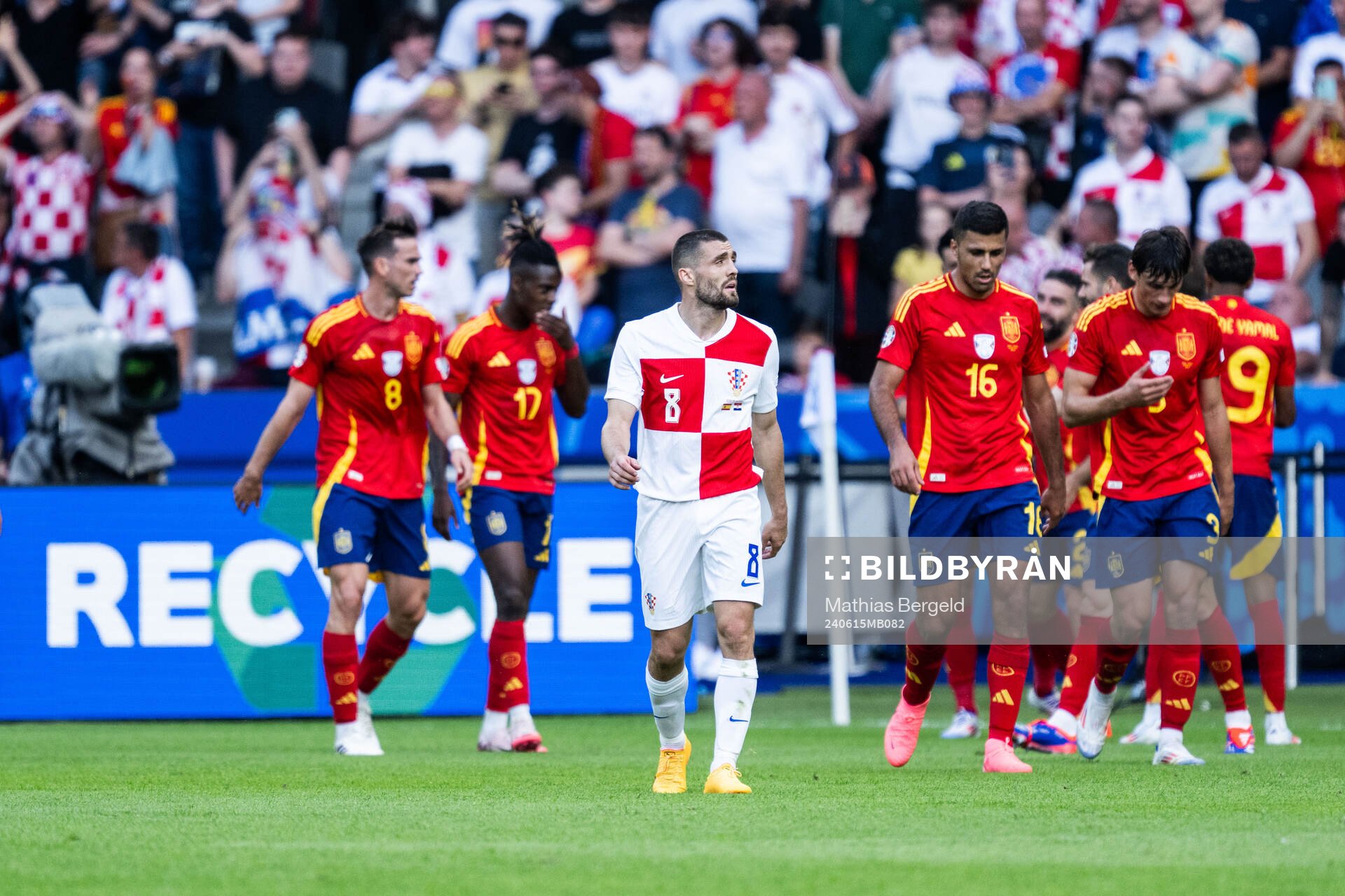 Mateo Kovacic of Croatia looks dejected