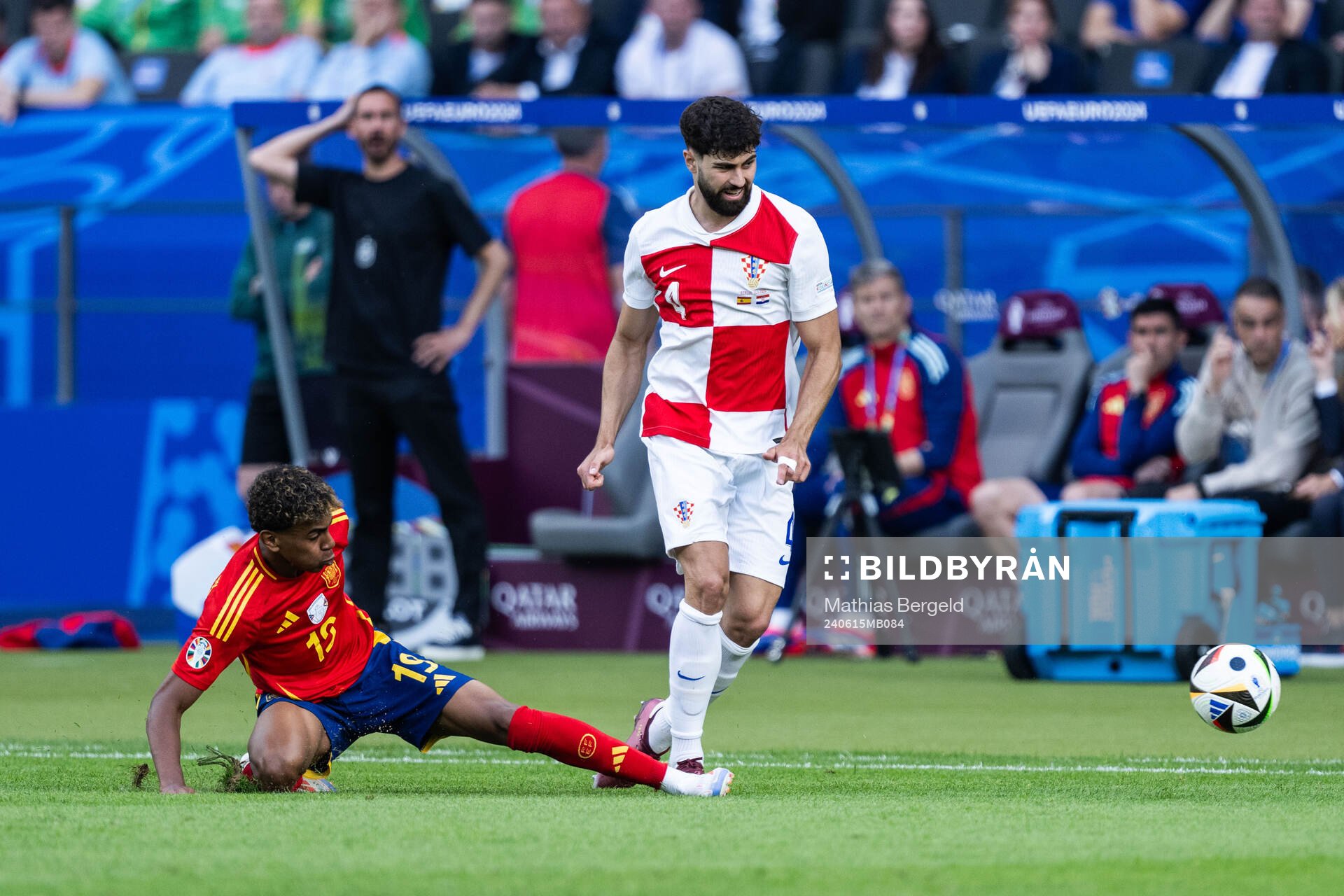 Lamine Yamal of Spain and Josko Gvardiol of Croatia