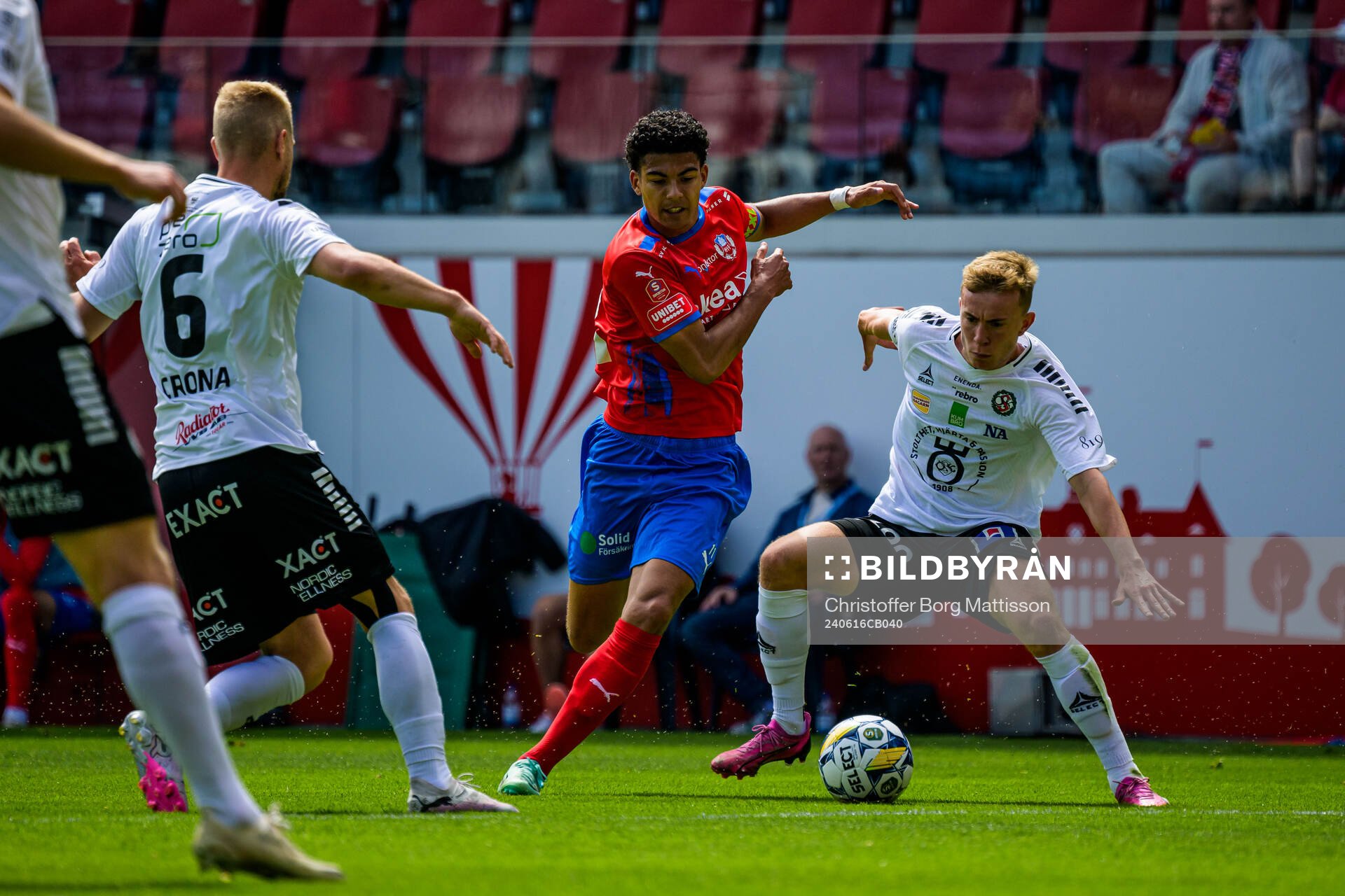 Helsingborgs Milan Silva Rasmussen och Örebros Valgeir