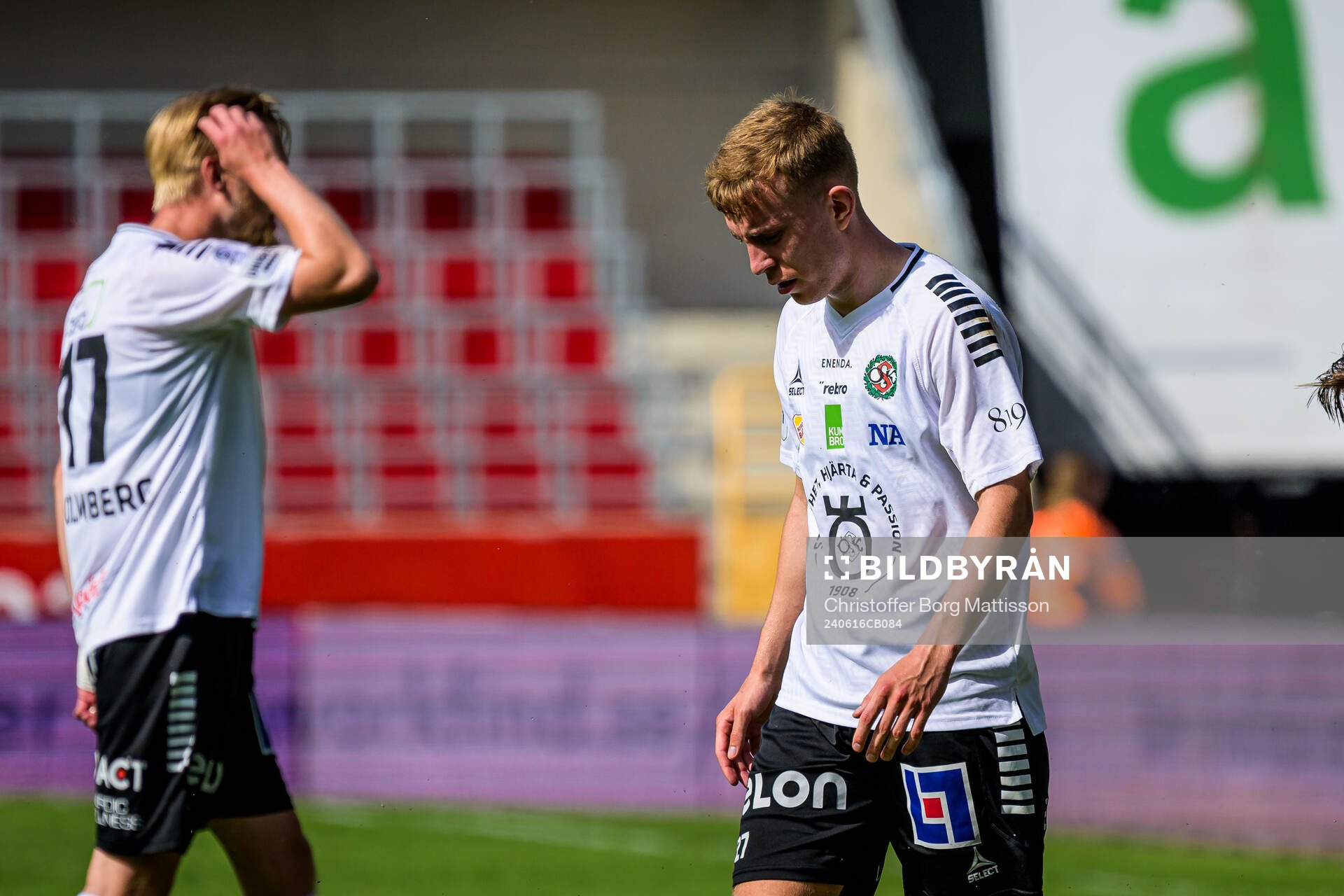 Örebros Karl Holmberg och Valgeir Valgeirsson deppar