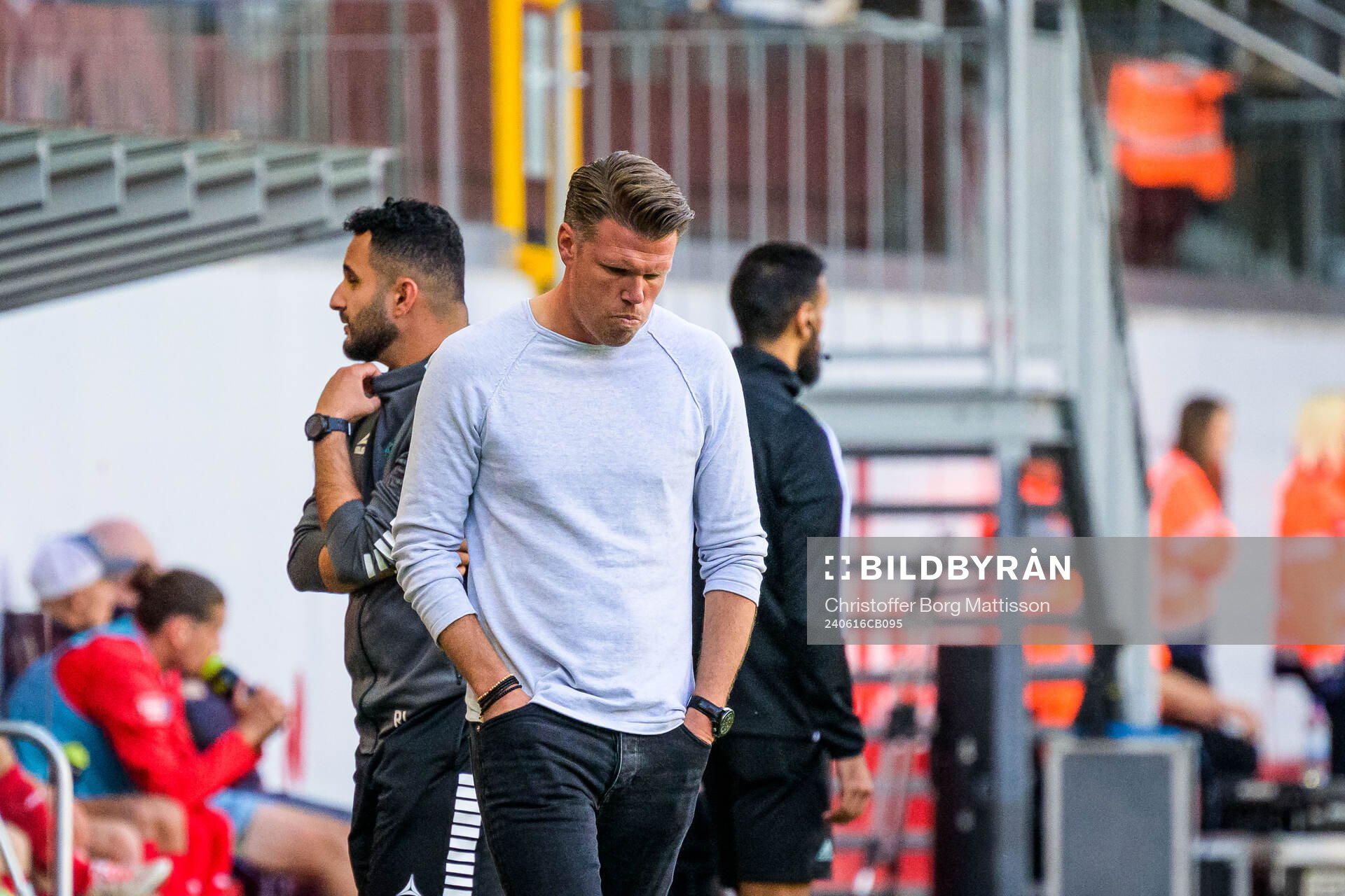 Örebros huvudtränare Christian Järdler deppar