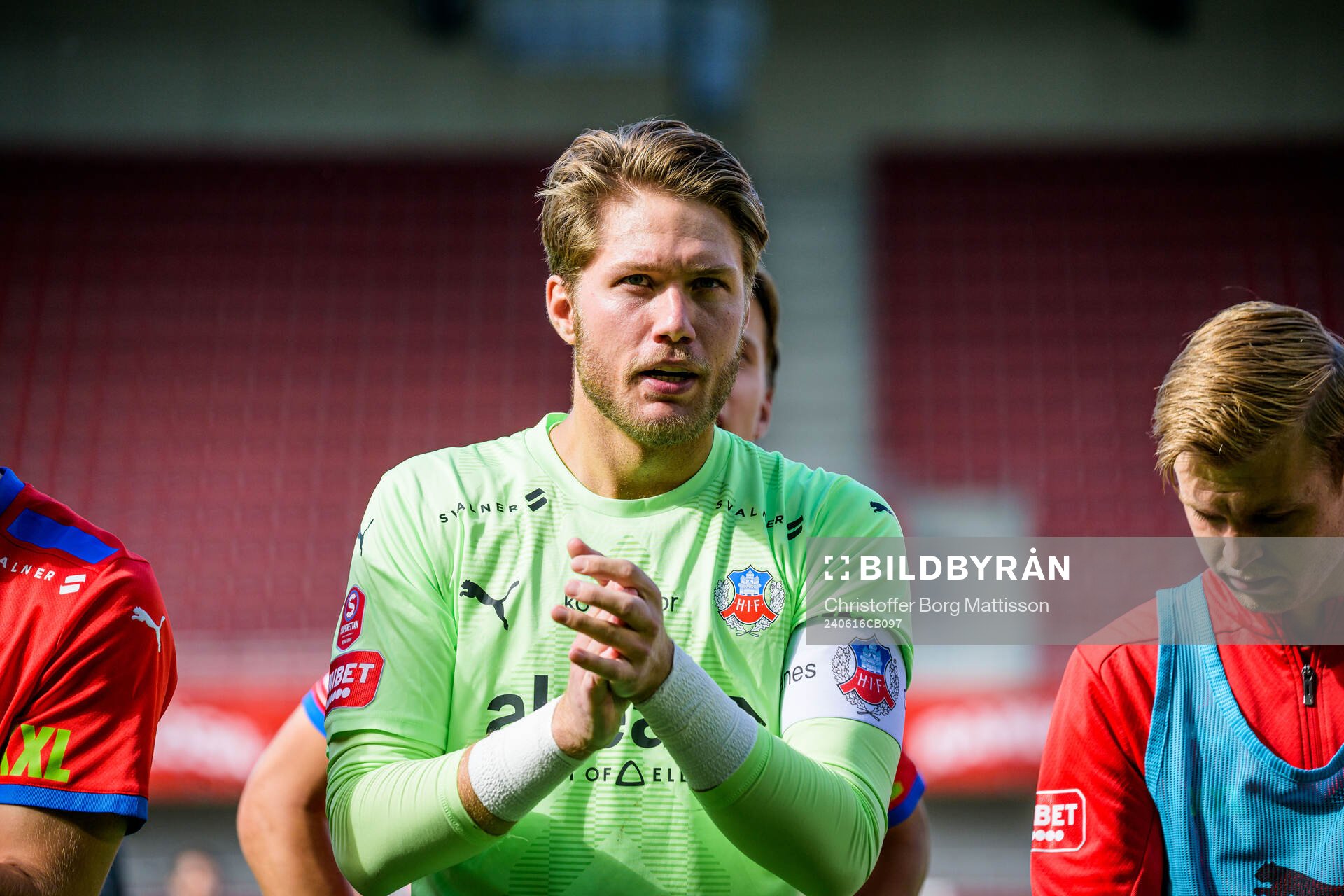 Helsingborgs målvakt Kalle Joelsson jublar