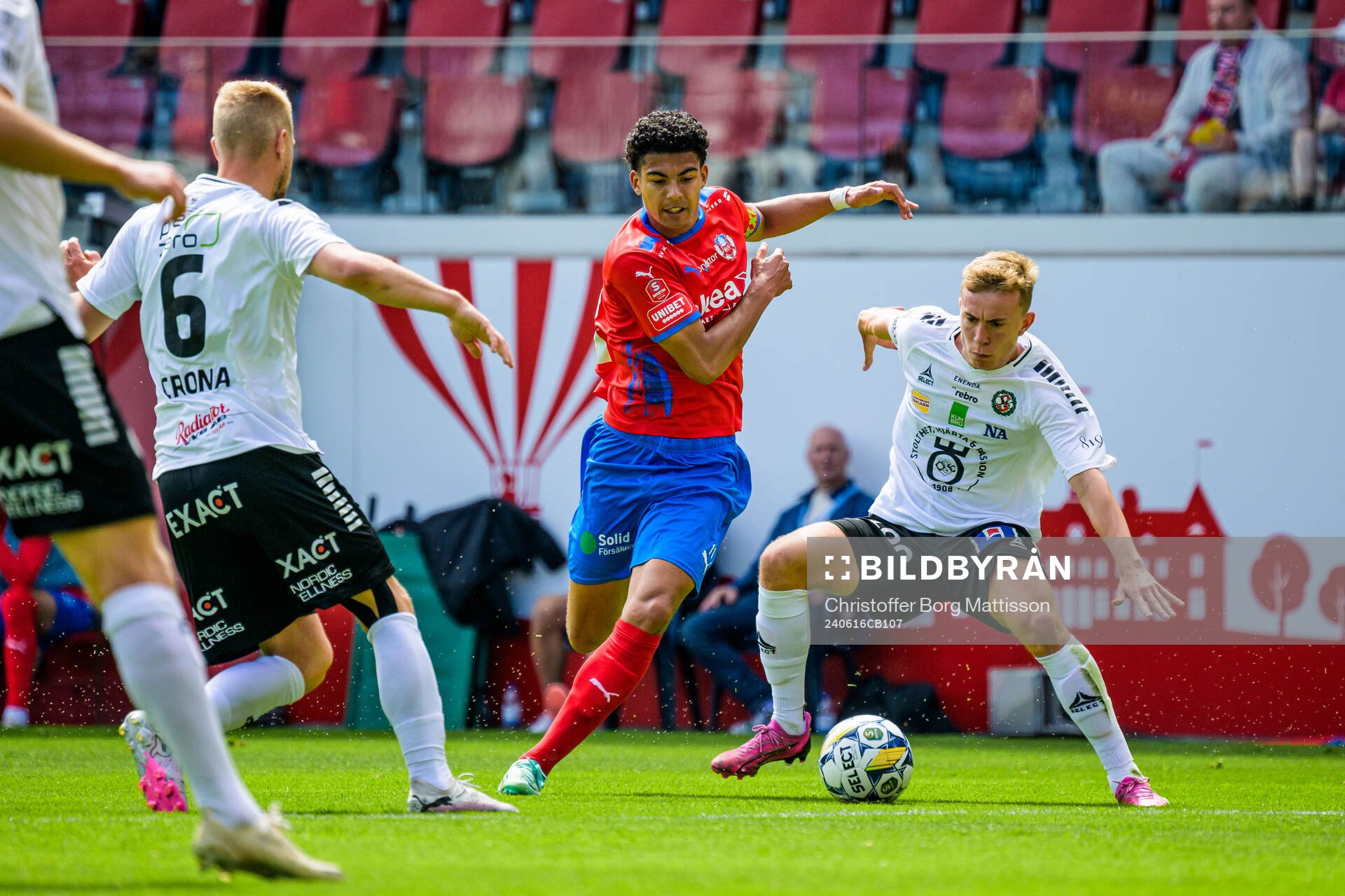 Helsingborgs Milan Silva Rasmussen och Örebros Valgeir