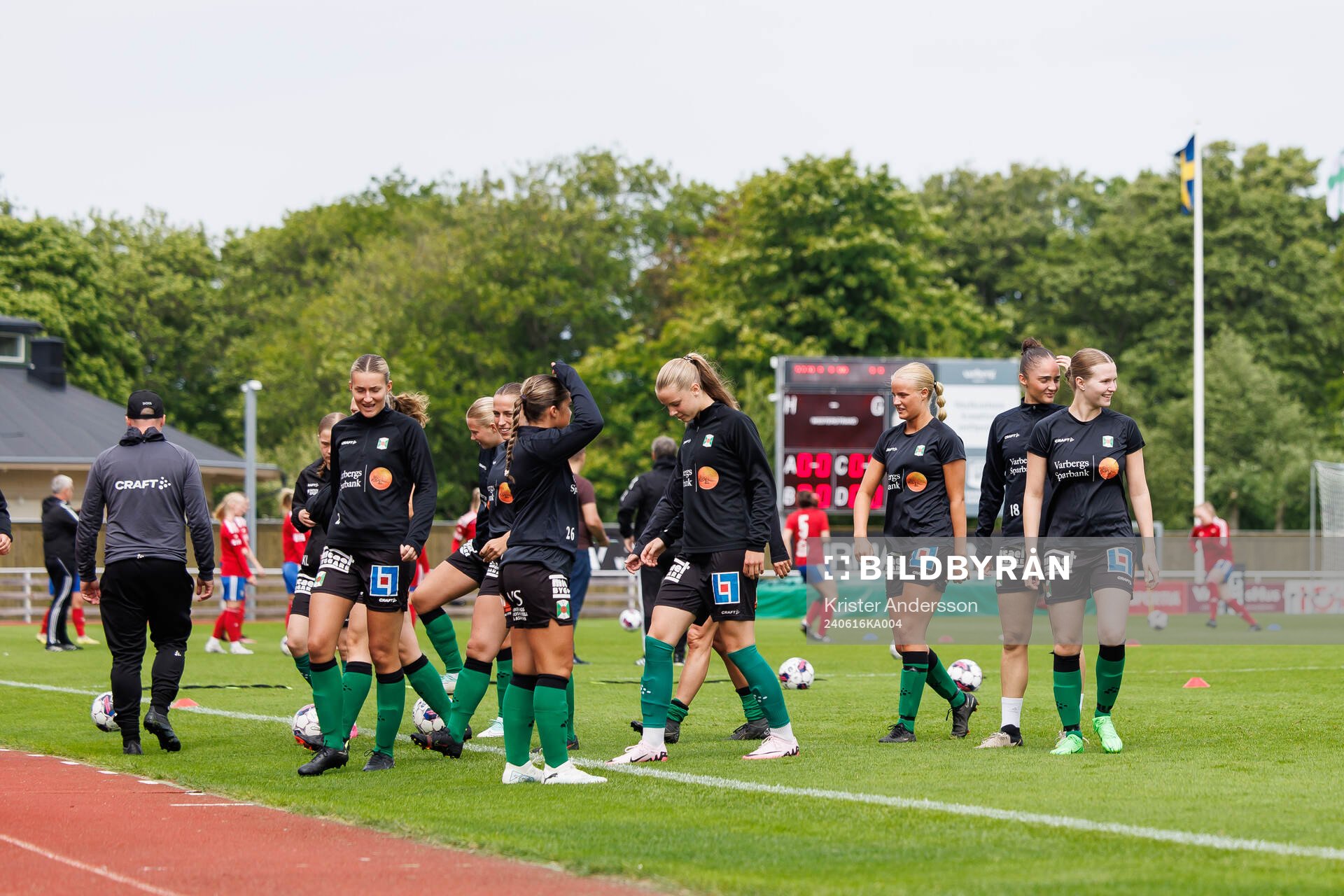 Varbergs spelare värmer
