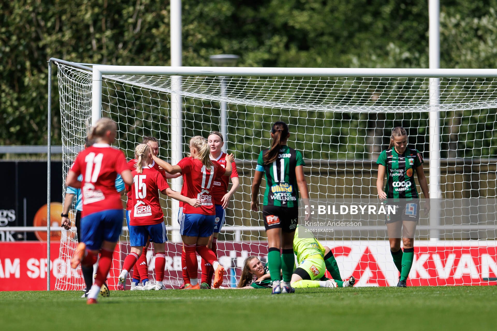 Vellinges spelare jublar