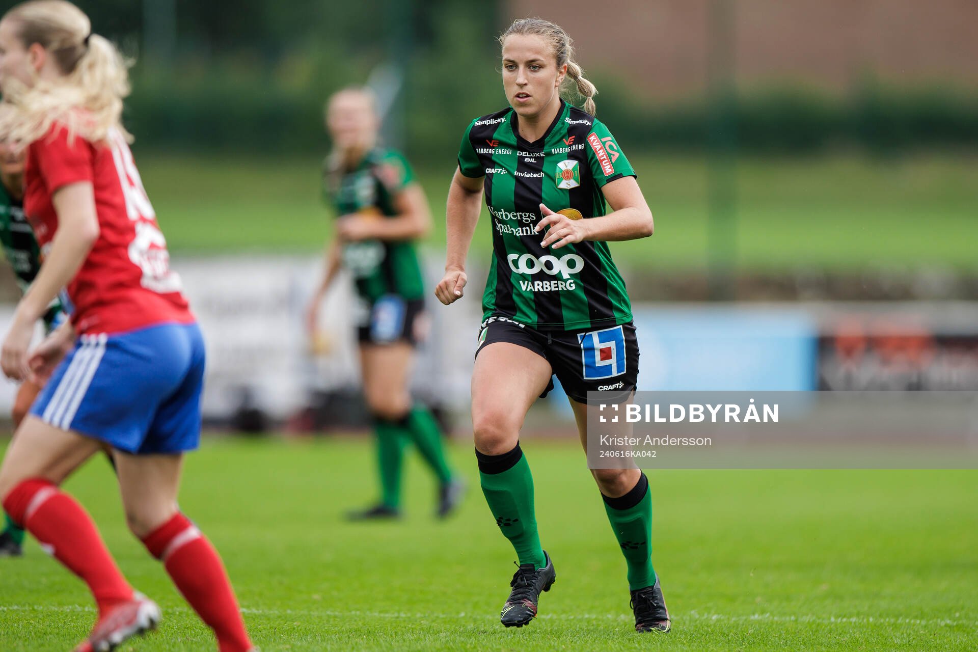 Varbergs Ellen Heurlin under fotbollsmatchen i Division 2 Västra Götaland mellan Varbergs BoIS och Vellinge IF den 16 juni 2024 i Varberg. 