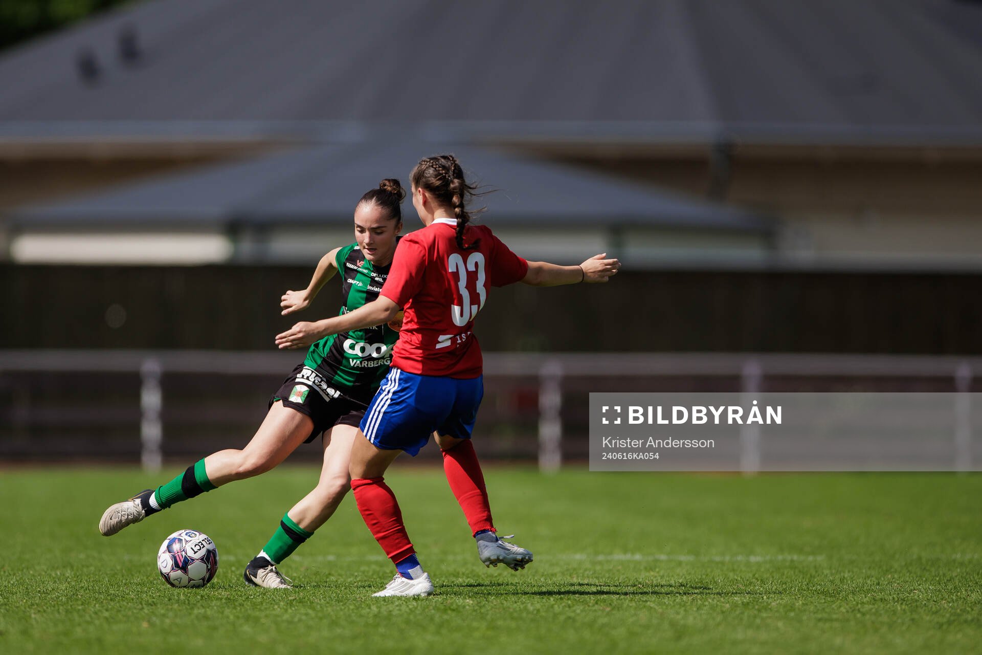 Varbergs Blearta Osmani under fotbollsmatchen i Division 2 Västra Götaland mellan Varbergs BoIS och Vellinge IF den 16 juni 2024 i Varberg.