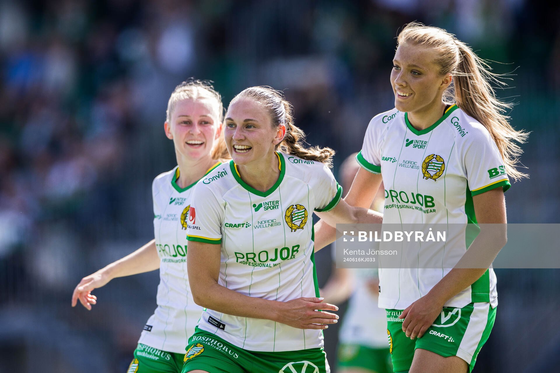 Hammarbys Vilde Hasund jublar med Emilie Joramo och Smilla