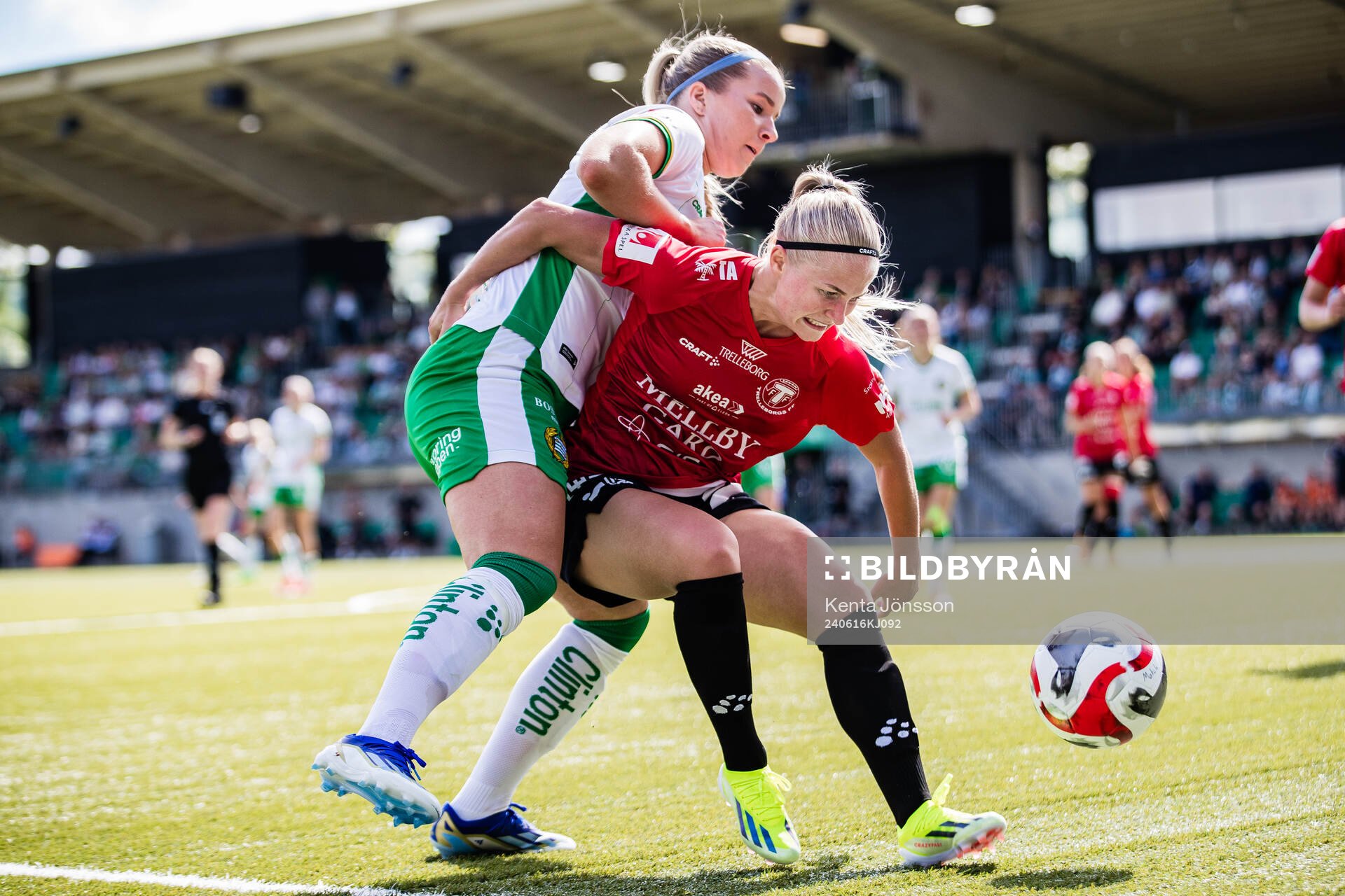 Hammarbys Eva Nyström och Trelleborgs Lova Sternfeldt