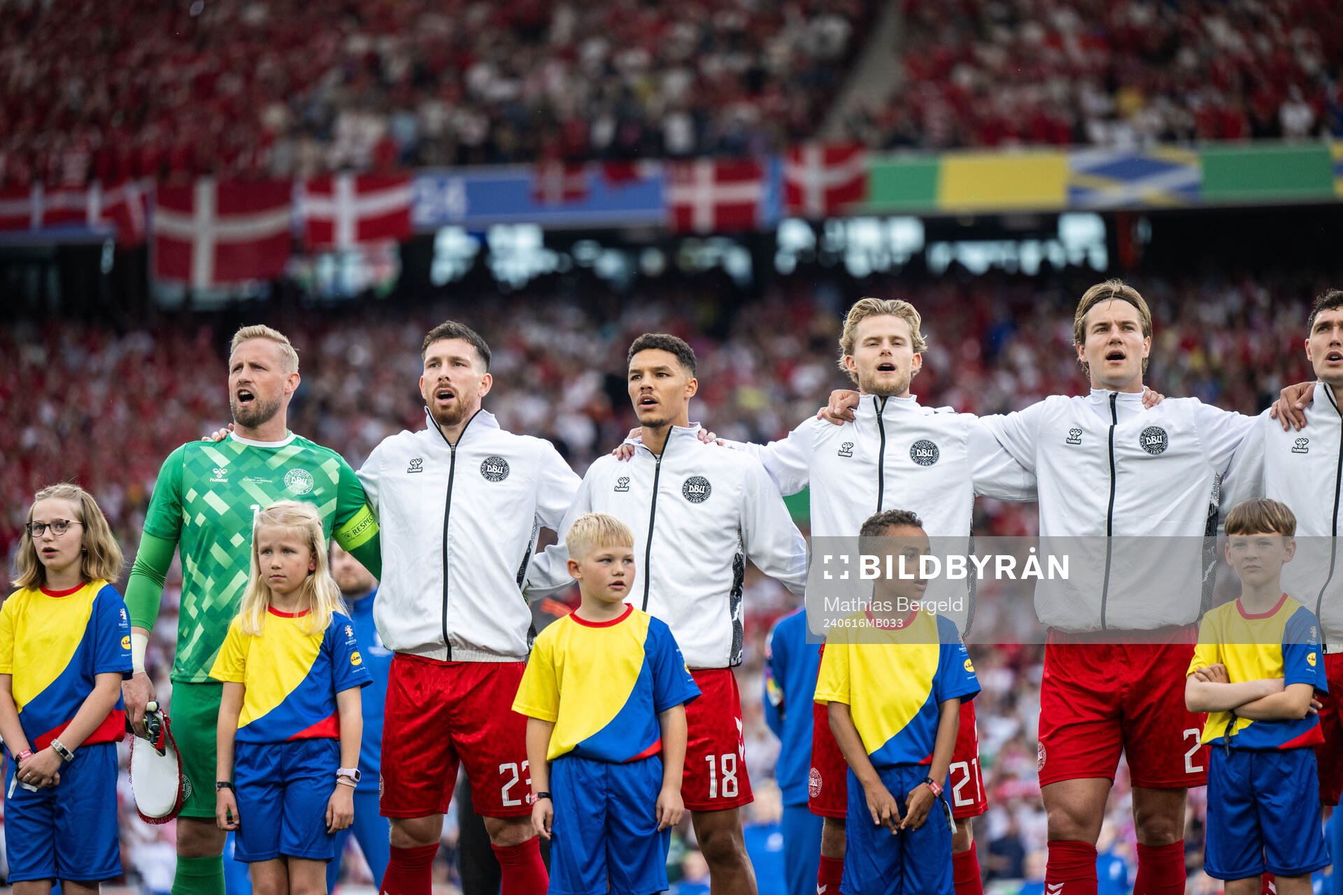 Goalkeeper Kasper Schmeichel, Pierre-Emil Højberg,