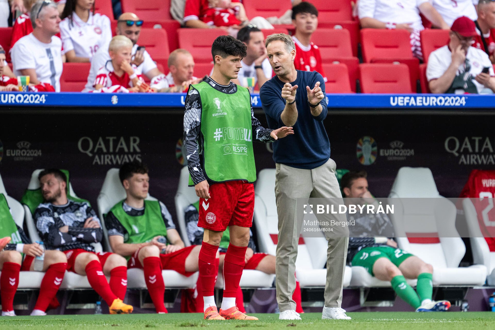Christian Nørgaard and head coach Kasper Hjulmand of