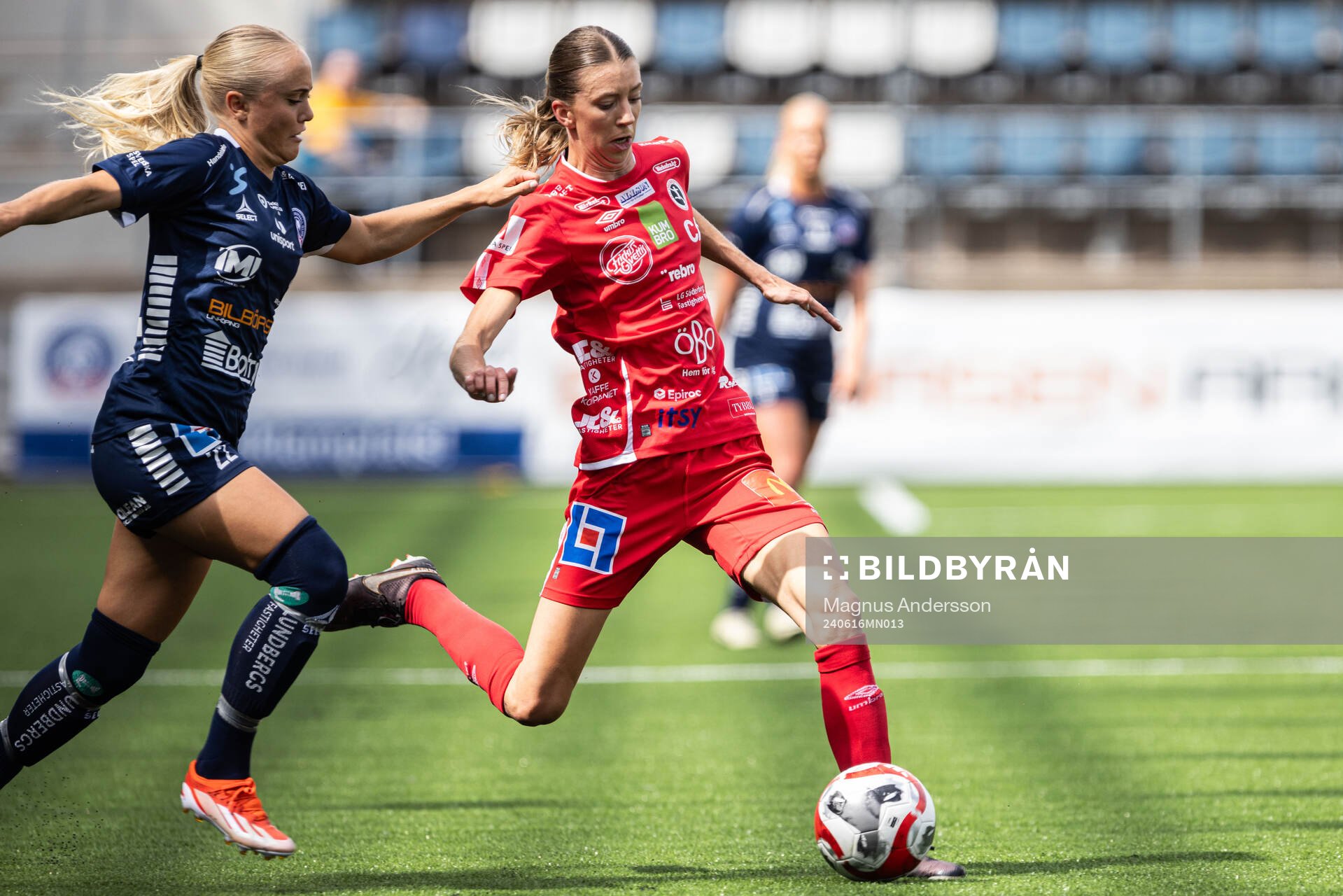 Linköpings Alva Selerud och KIF Örebros Wilma Öhman