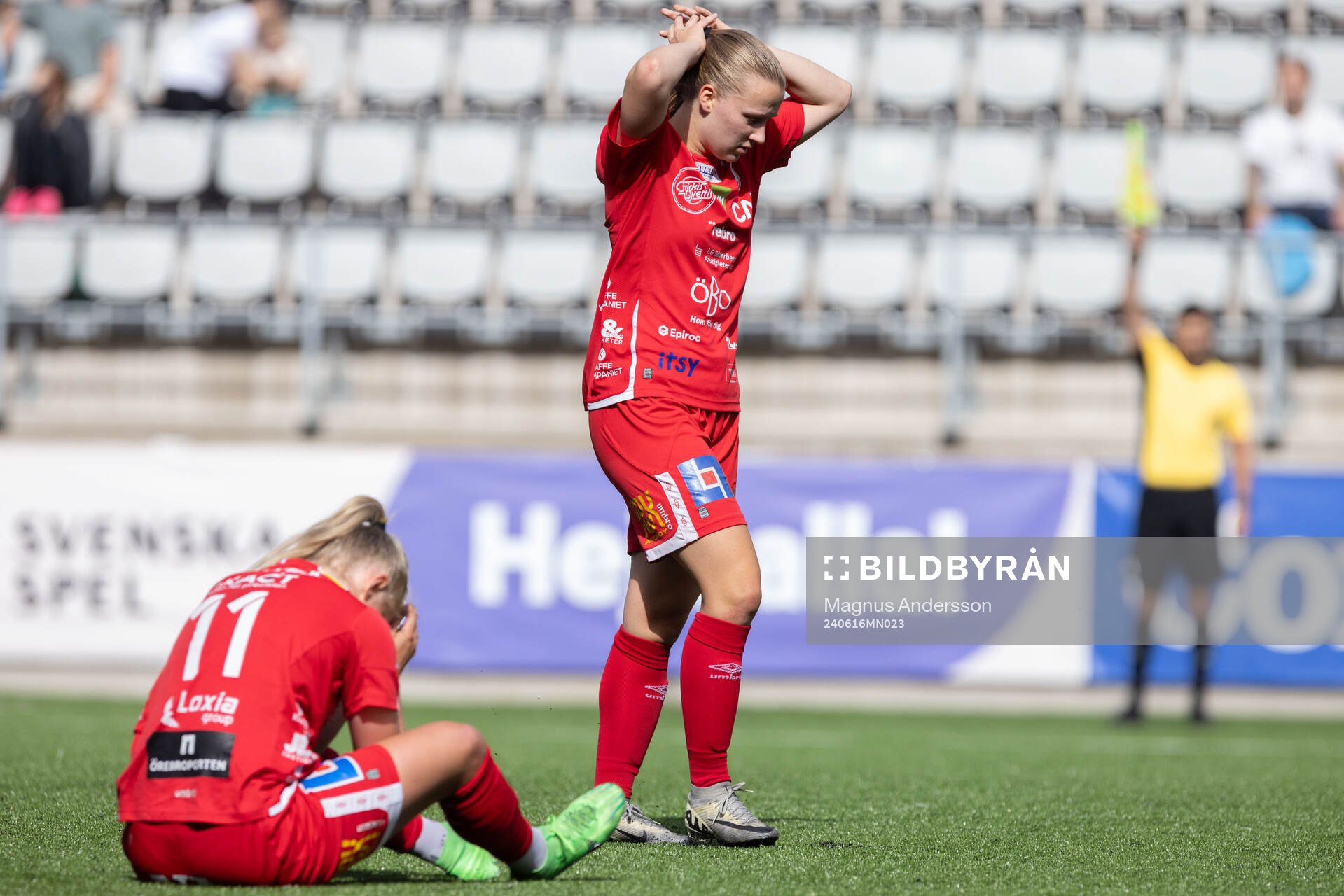 KIF Örebros Molly Johansson och Inka Sarjanoja deppar