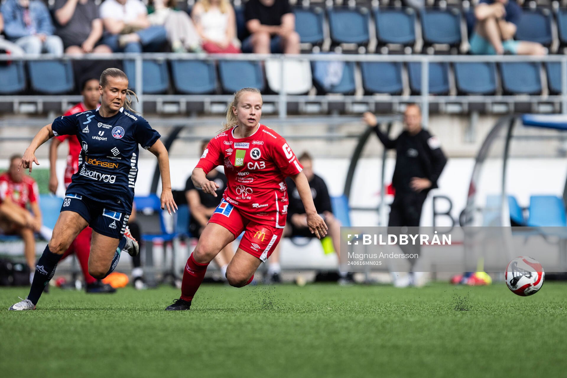 Linköpings Amanda Rantanen och KIF Örebros Sara Ikonen