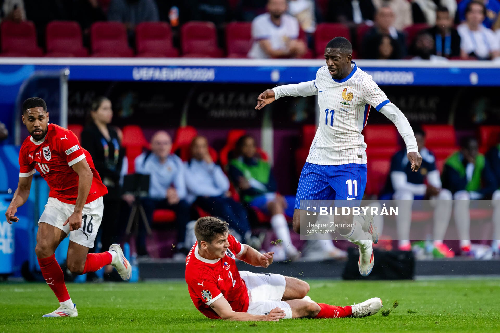 Maximilian Wöber of Austria and Ousmane Dembele of France