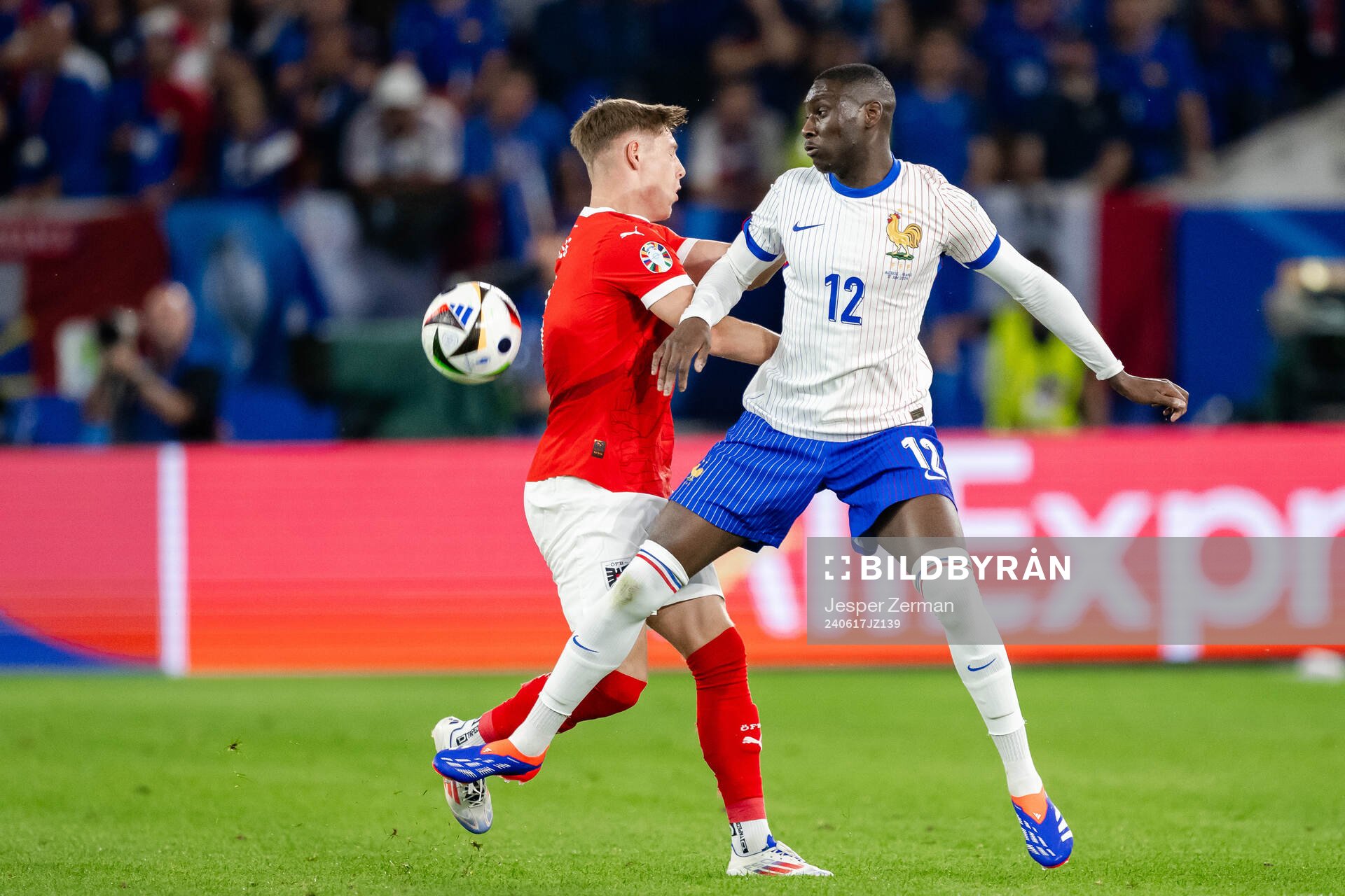 Randal Kolo Muani of France and Alexander Prass of Austria