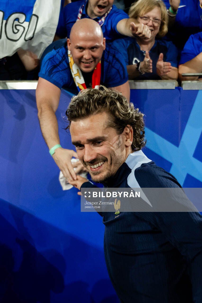 Antoine Griezmann of France with fans