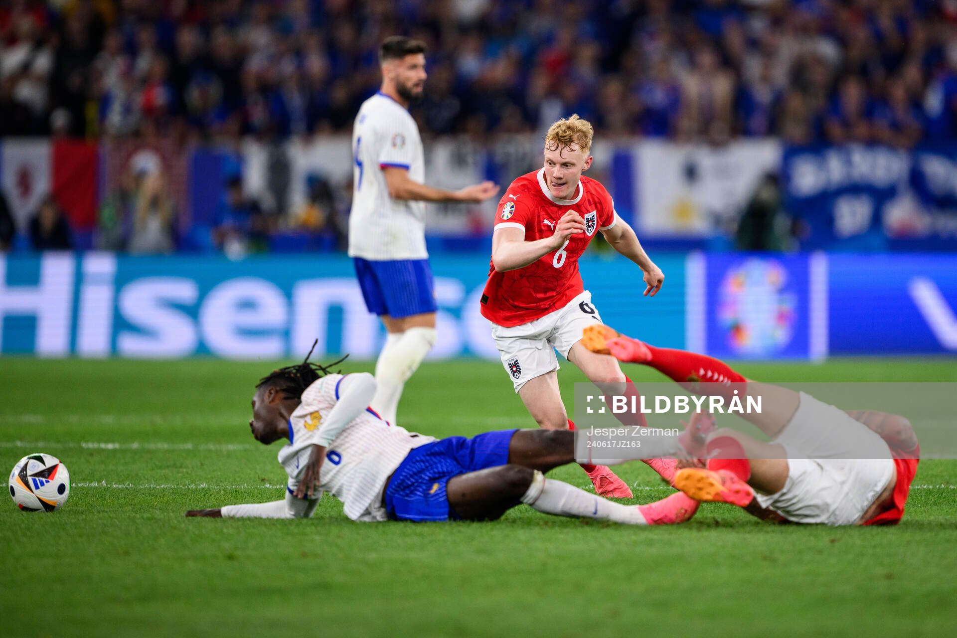 Nicolas Seiwald of Austria against Eduardo Camavinga of France during the UEFA Euro 2024 Football Championship match between Austria and France on June 17, 2024 in Düsseldorf.