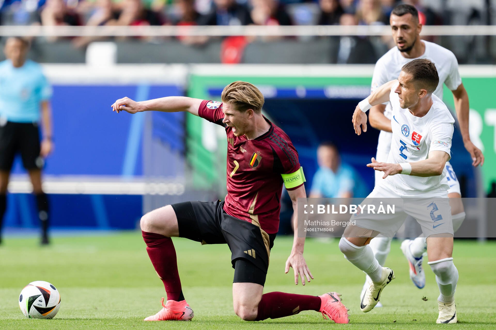 Kevin De Bruyne of Belgium and Peter Pekarik of Slovakia