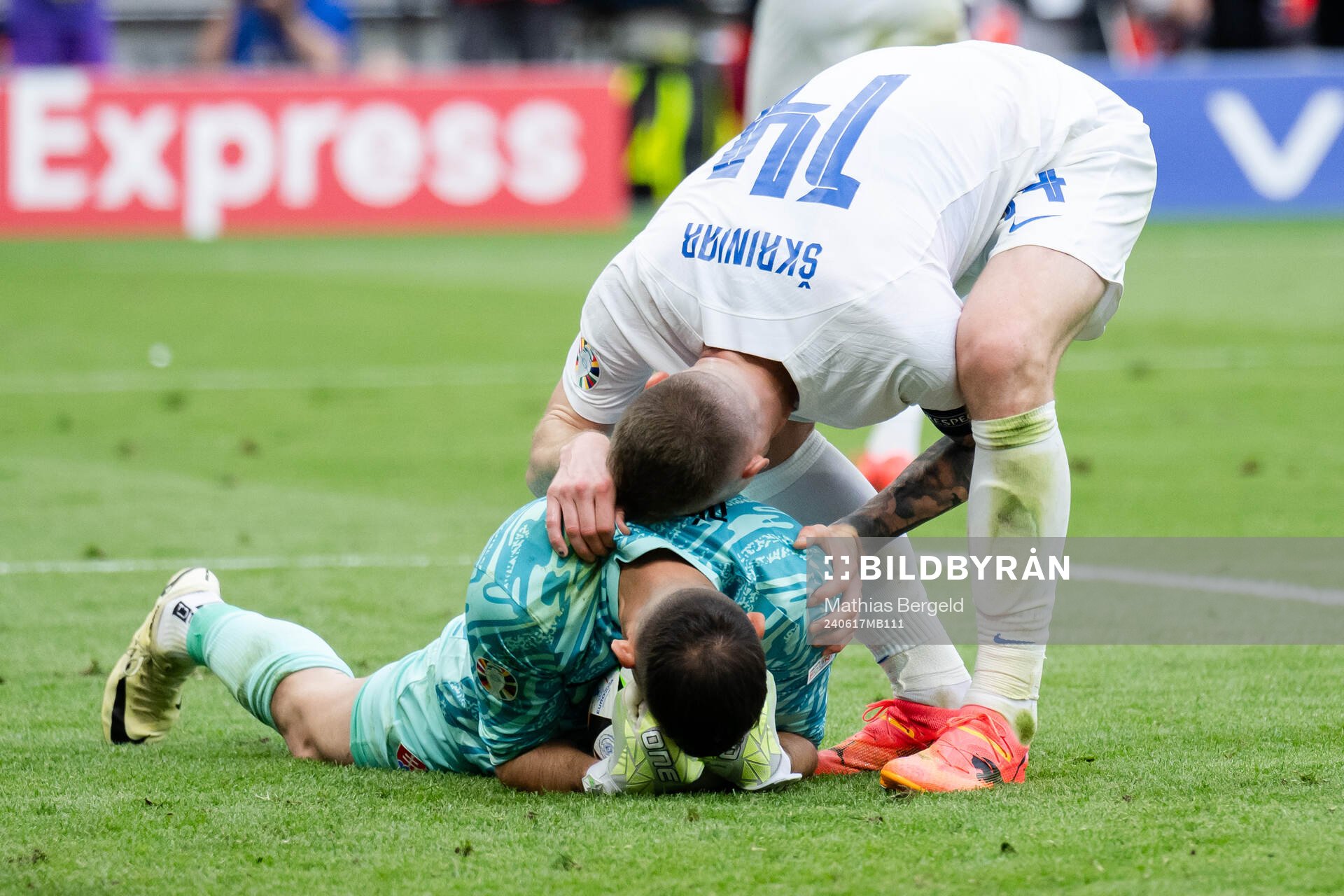 Milan Skriniar and goalkeeper Martin Dubravka of Slovakia