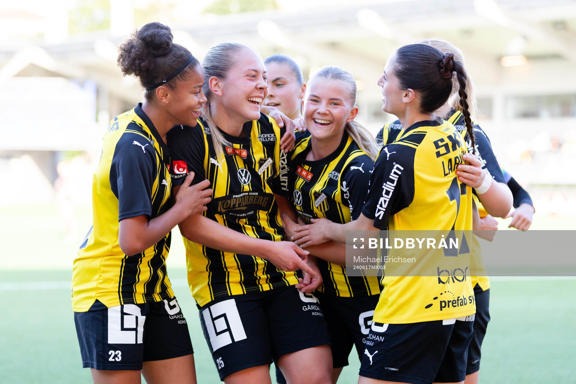 Häckens Clarissa Larisey jublar