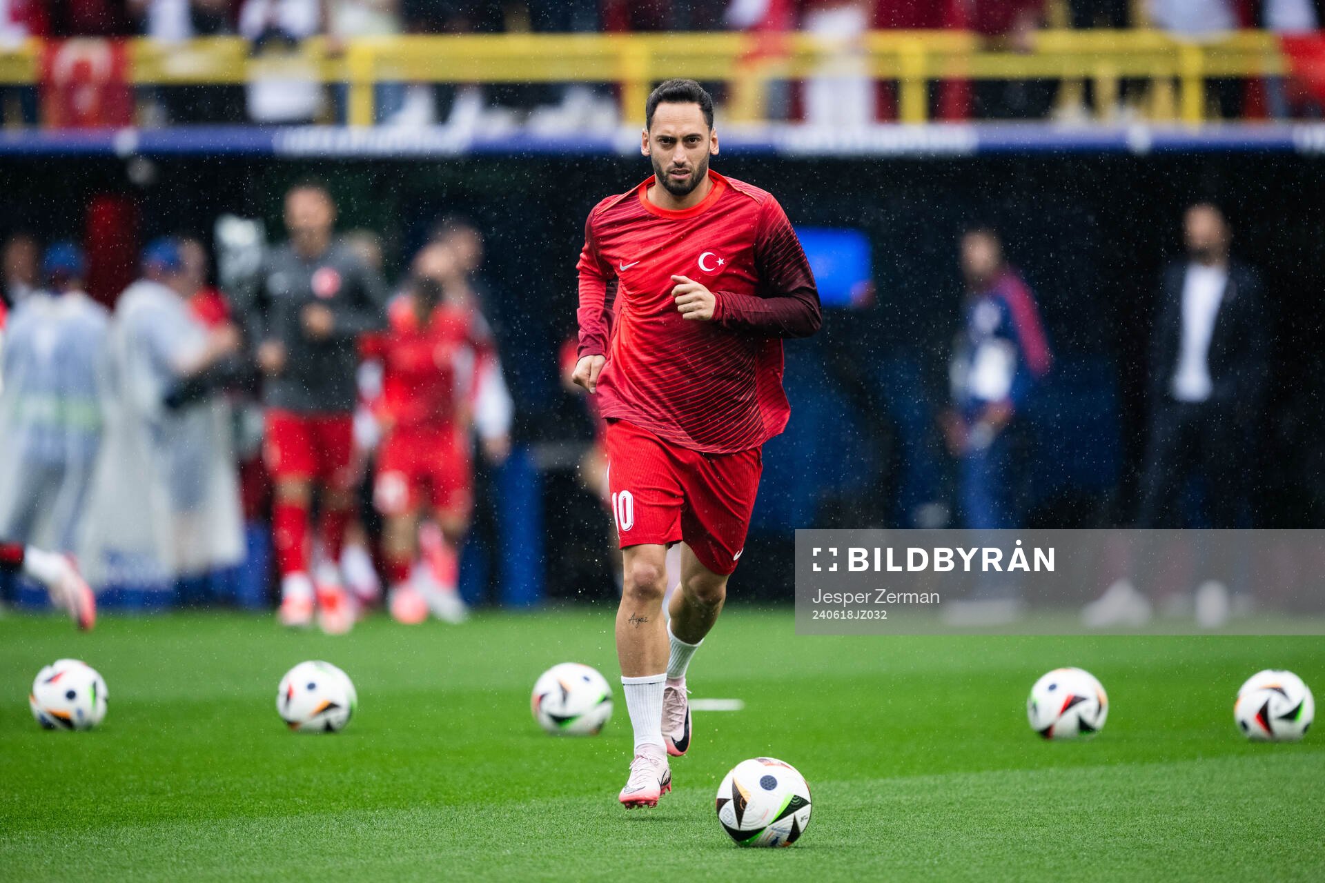 Hakan Calhanoglu of Türkiye