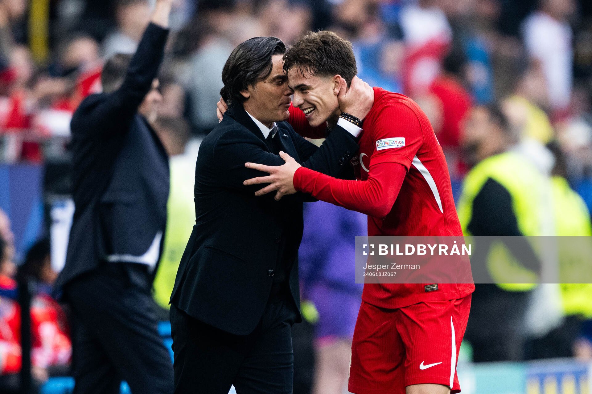Head coach Vincenzo Montella and Kenan Yildiz of Türkiye