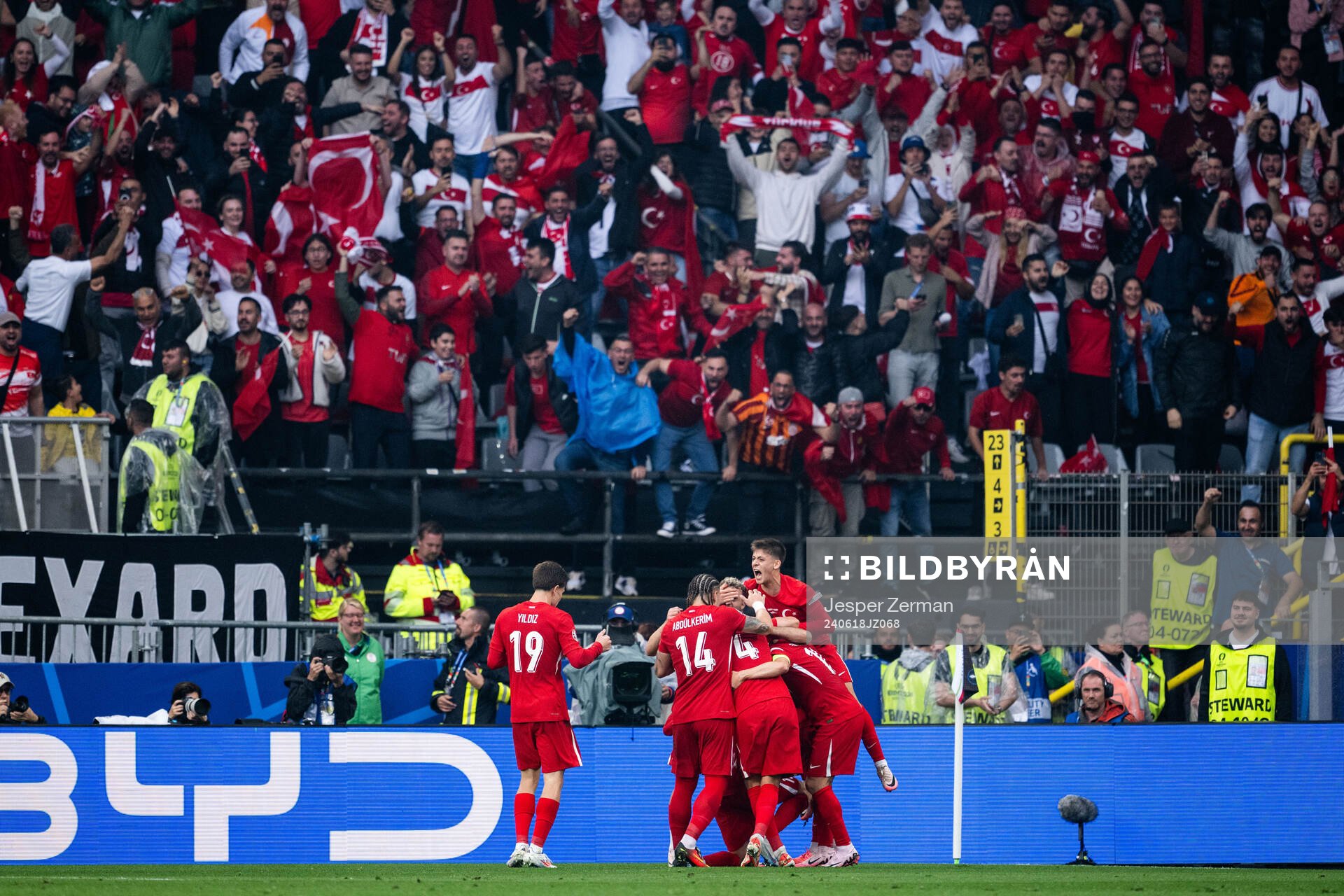 Mert Muldur of Türkiye celebrates with team mates