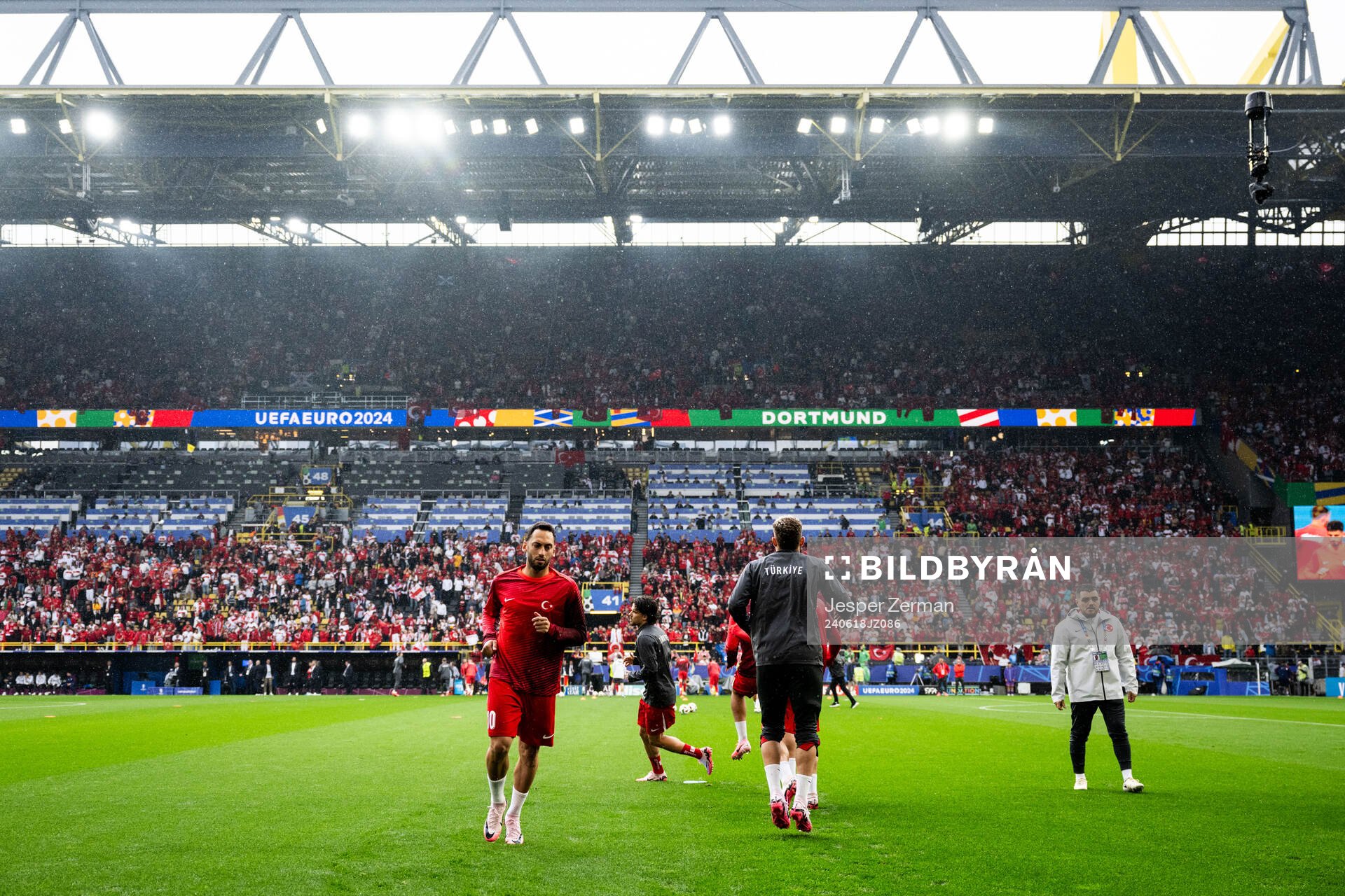 Hakan Calhanoglu of Türkiye