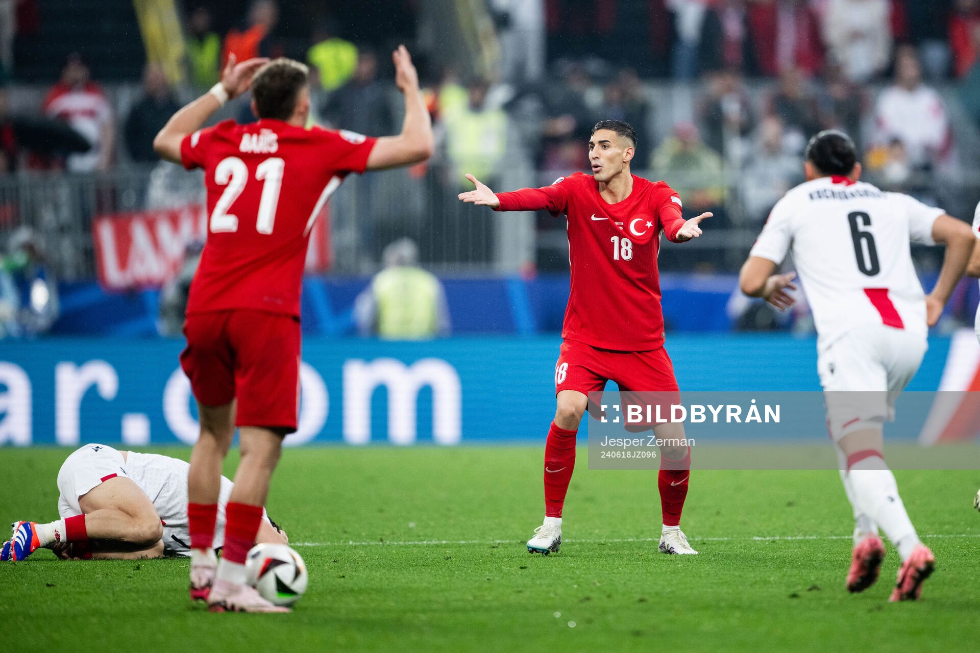 Mert Muldur of Türkiye reacts