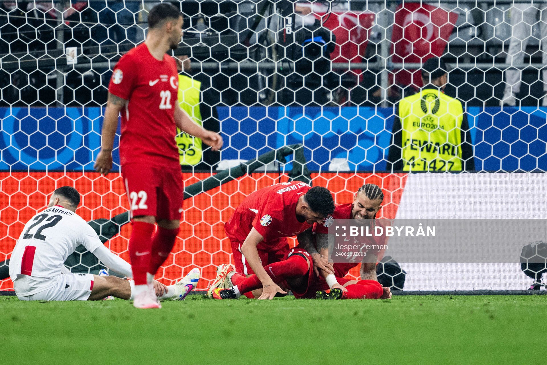 Abdulkerim Bardakci of Türkiye in pain