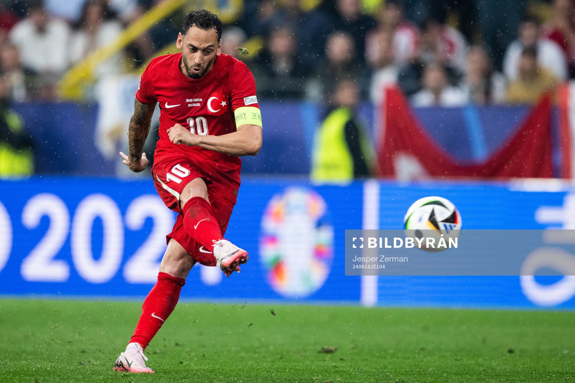 Hakan Calhanoglu of Türkiye
