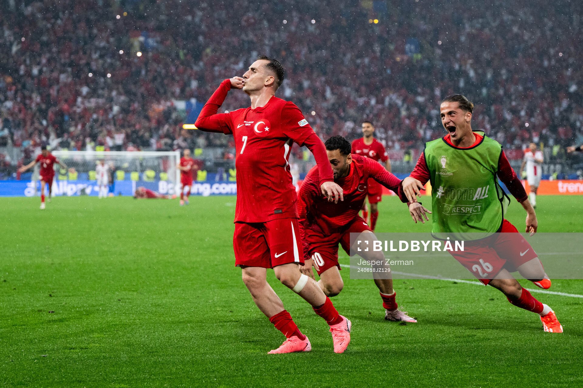 Kerem Akturkoglu of Türkiye celebrates