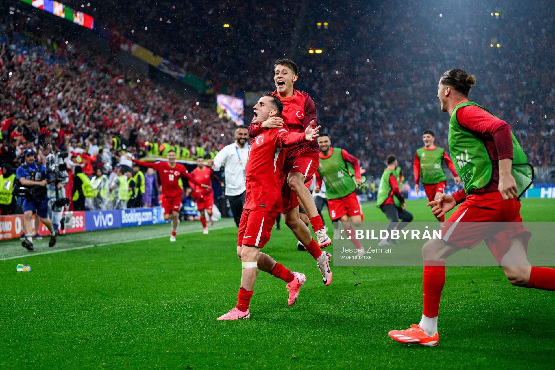 Kerem Akturkoglu of Türkiye celebrates