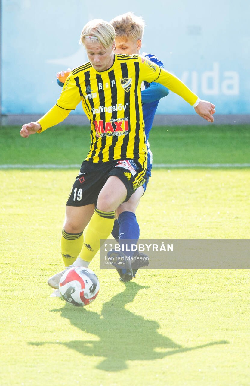 IFK Hässleholms Alvin Holmgren i matchen i div 2 mellan
