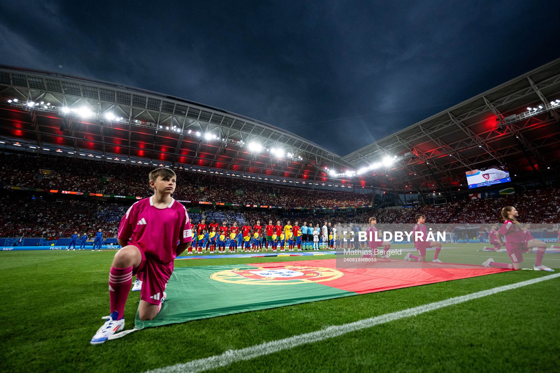Players of Portugal and of Czech Republic