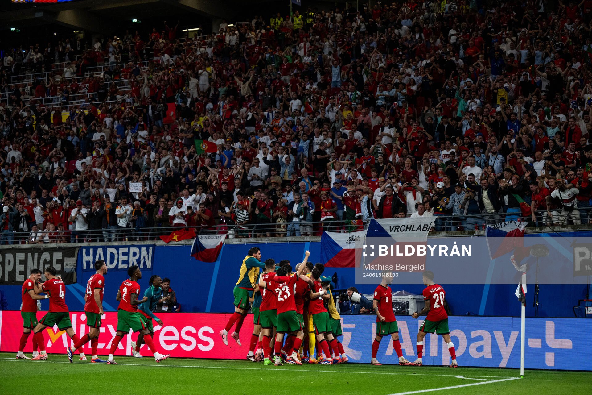 Players of Portugal celebrates with Francisco Conceicao