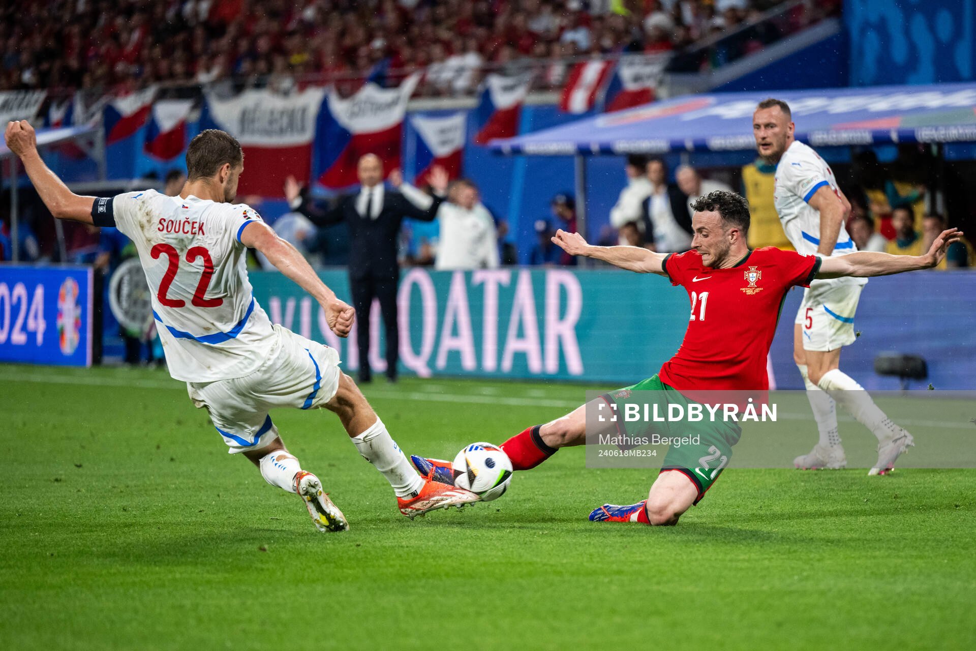 Tomas Soucek of Czech Republic and Diogo Jota of Portugal during the UEFA Euro 2024 Football Championship match between Portugal and Czech Republic on June 18, 2024 in Leipzig.