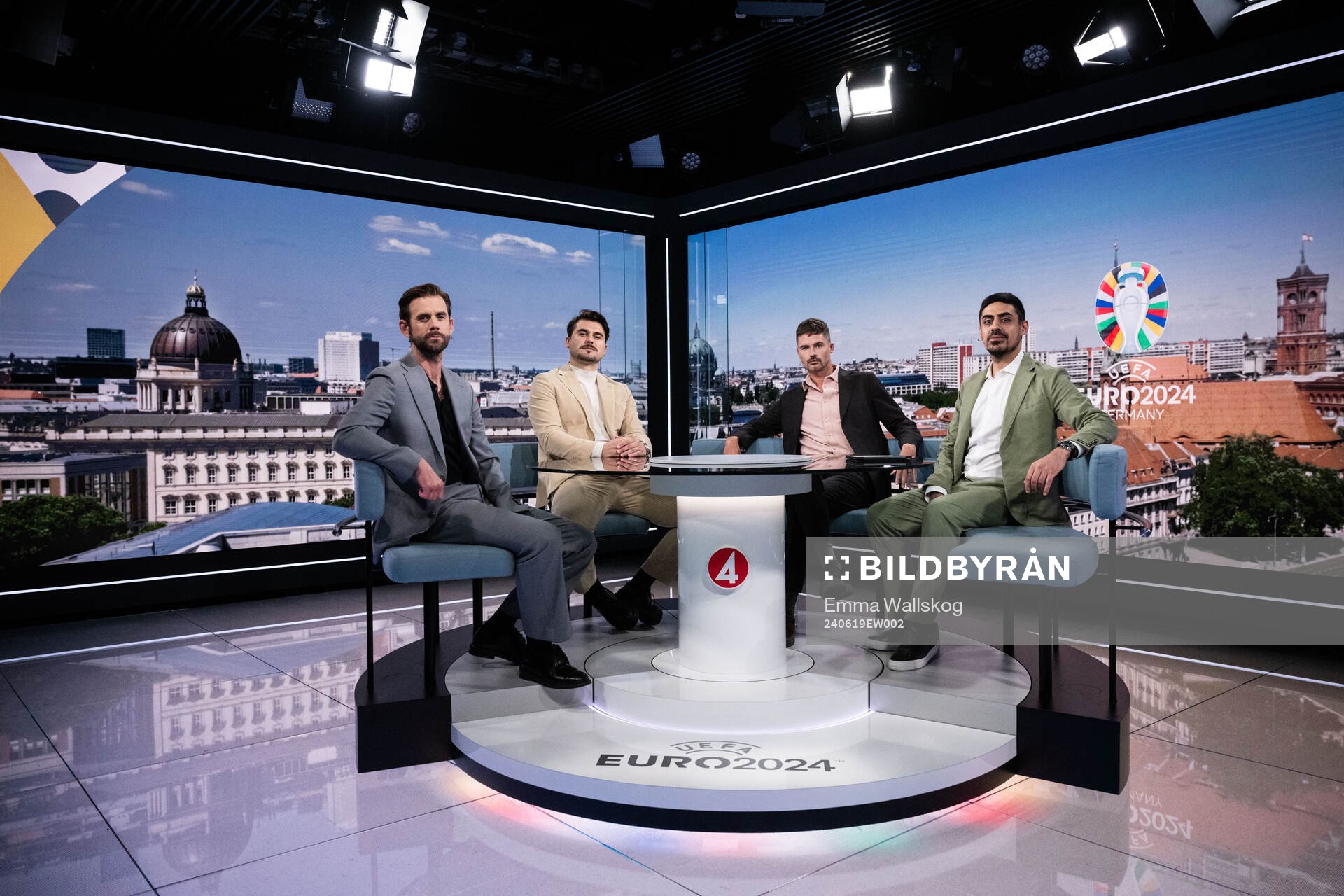 Programledare Pär Lernström poserar för porträtt tillsammans med experter Astrit Ajdarevic, Mikael Lustig och Siavoush Fallahi under EM-sändningen hos TV4 den 19 juni 2024 i Stockholm.