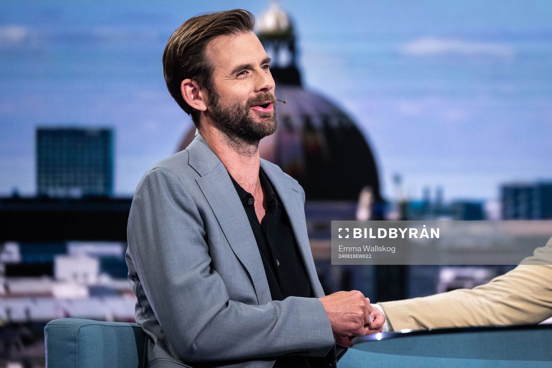 Programledare Pär Lernström under EM-sändningen hos TV4 den 19 juni 2024 i Stockholm. 