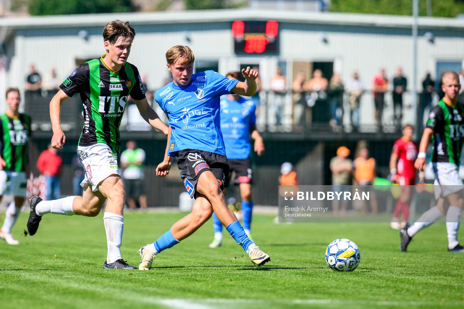 GAIS Axel Henriksson  och Halmstads Albin Ahlstrand