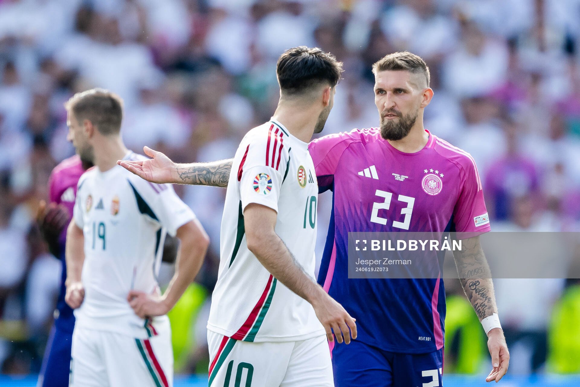 Dominik Szoboszlai of Hungary and Robert Andrich of Germany