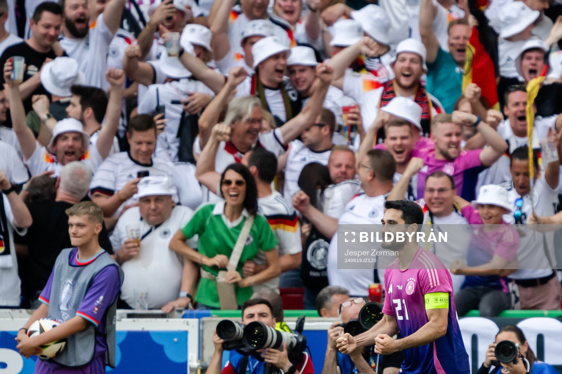 Ilkay Guendogan of Germany celebrates the 2-0 goal