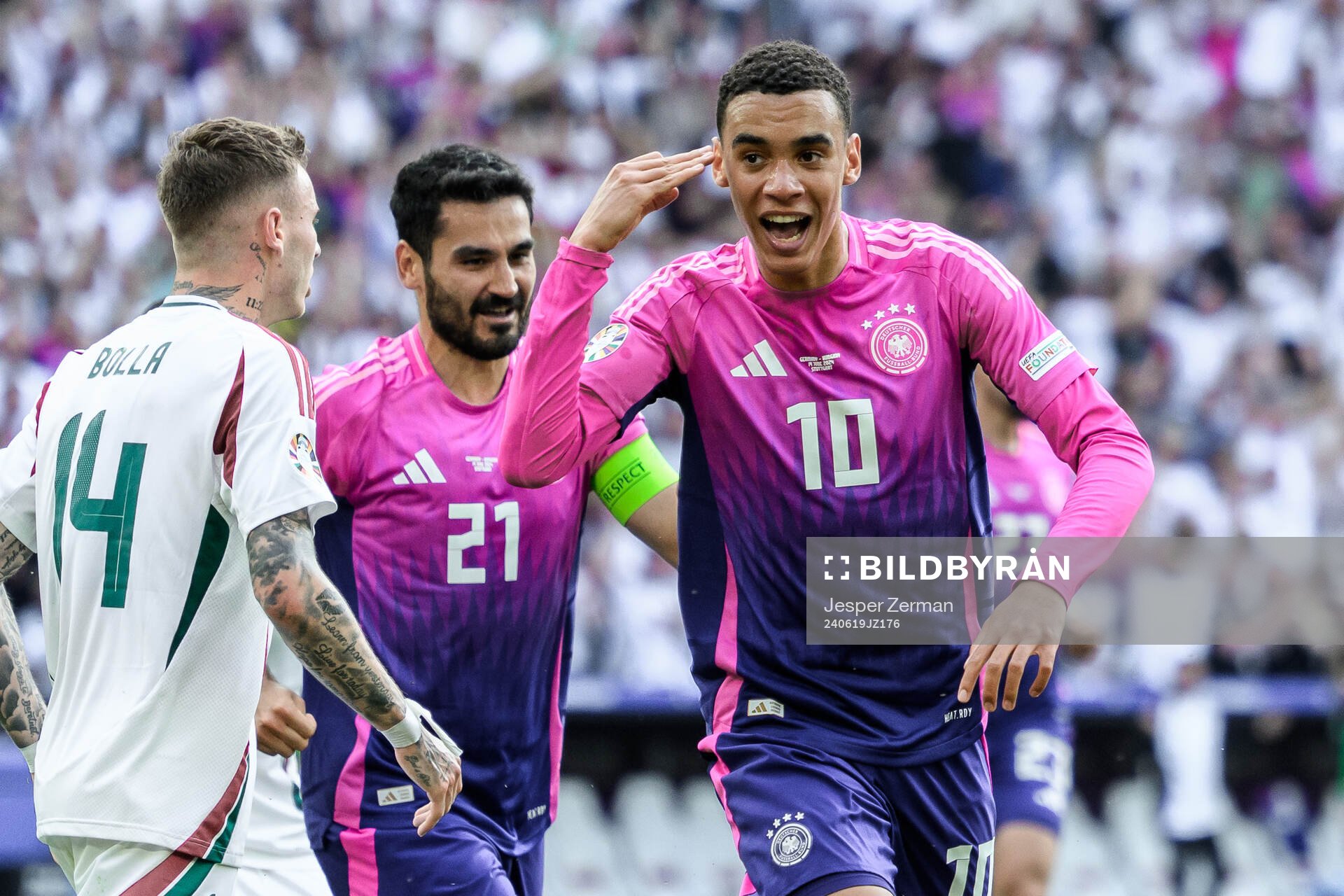 Jamal Musiala of Germany celebrates