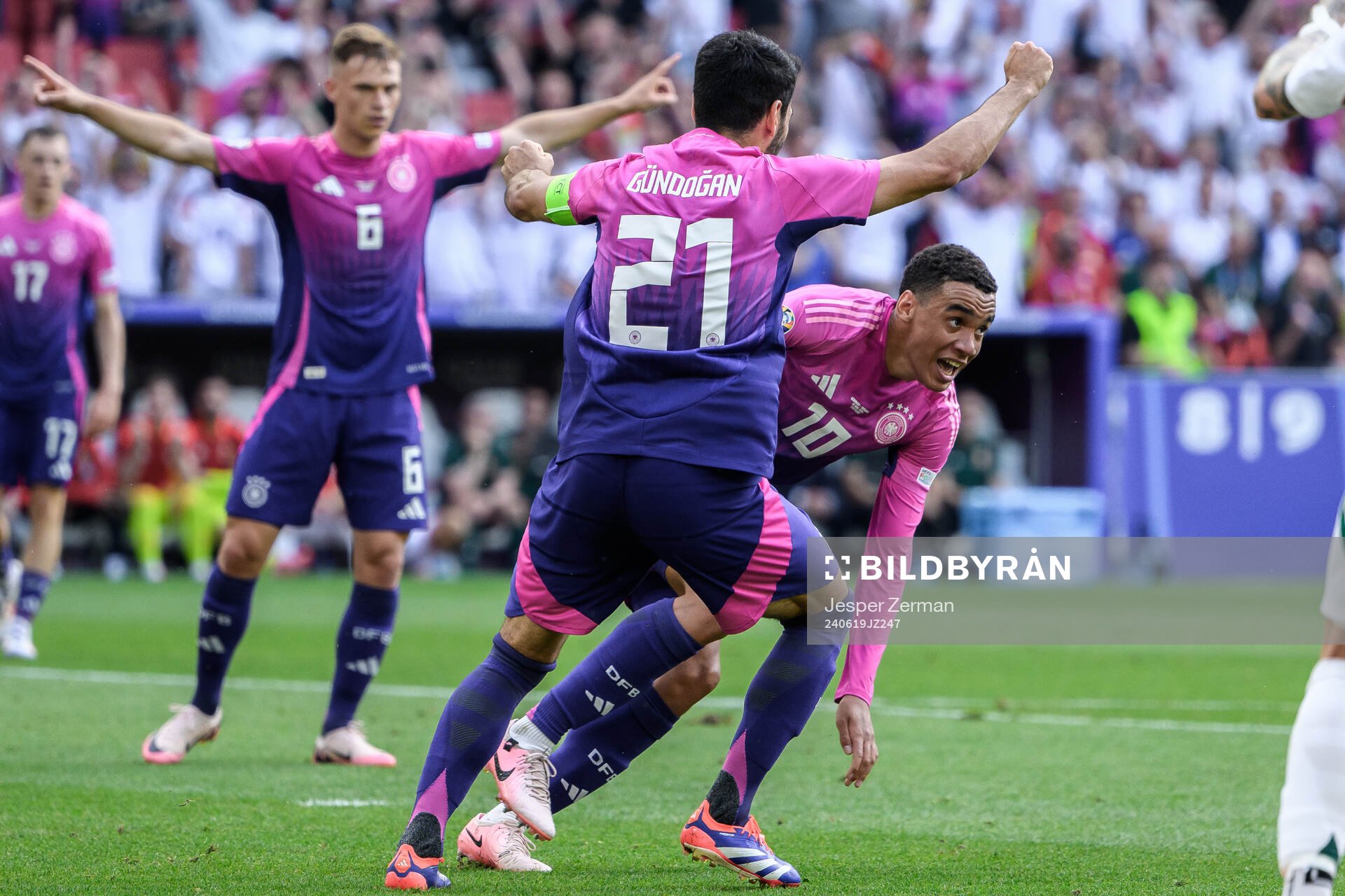 Jamal Musiala of Germany celebrates