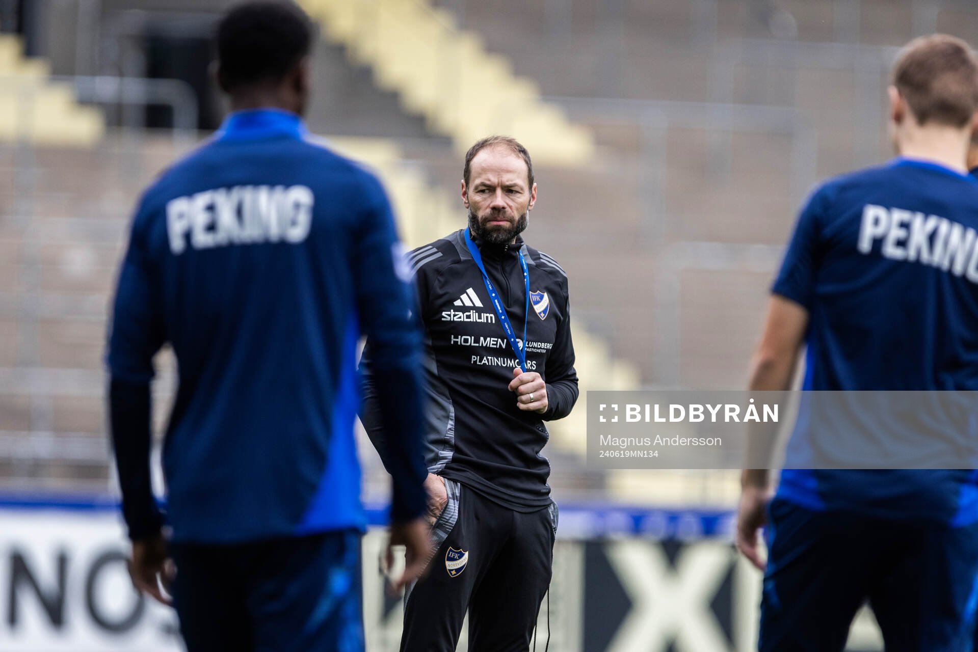 IFK Norrköpings tränare Andreas Alm under en träning med IFK Norrköping den 19 juni 2024 i Norrköping. 